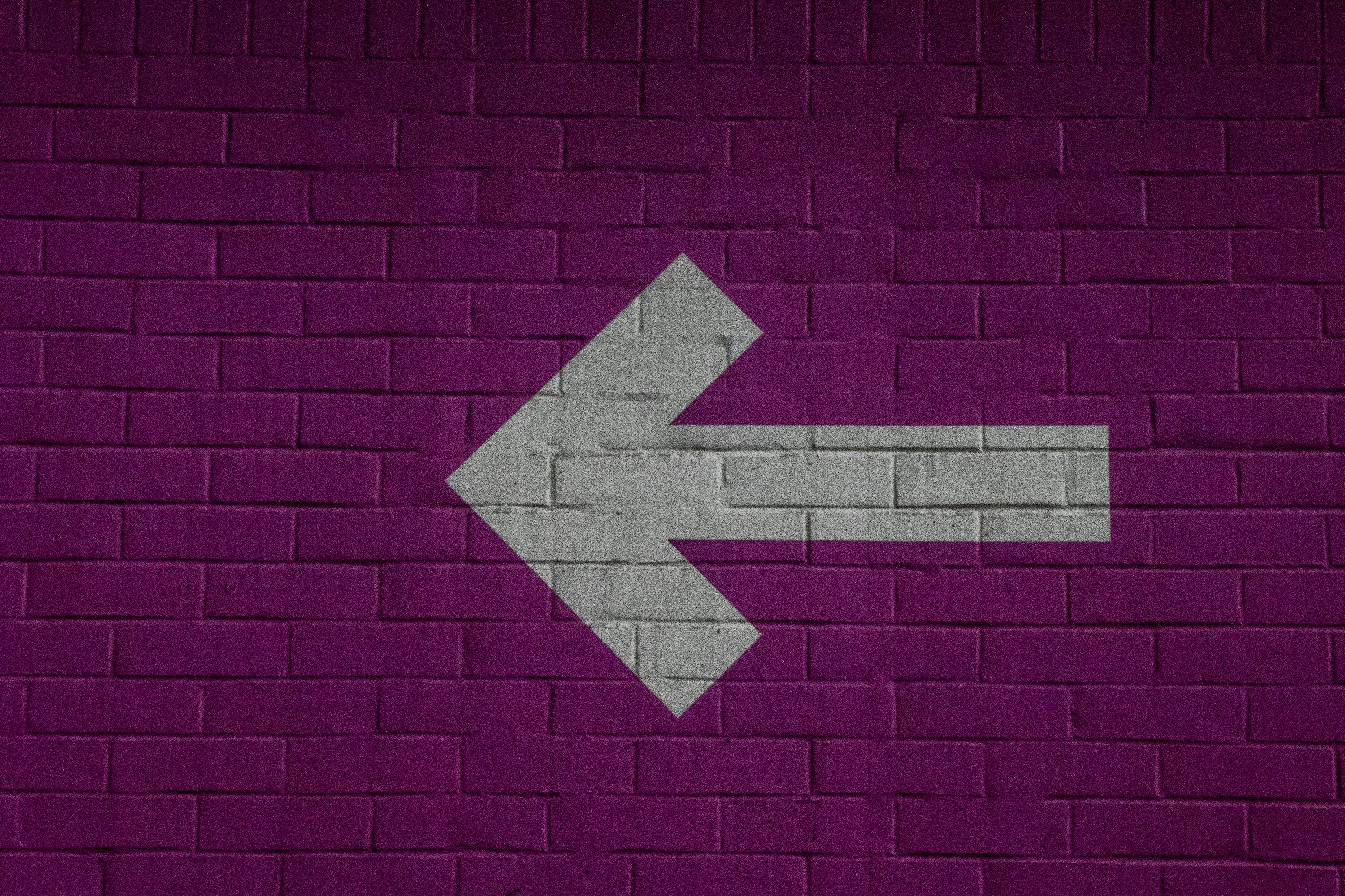 3000x2000 White right arrow print photo