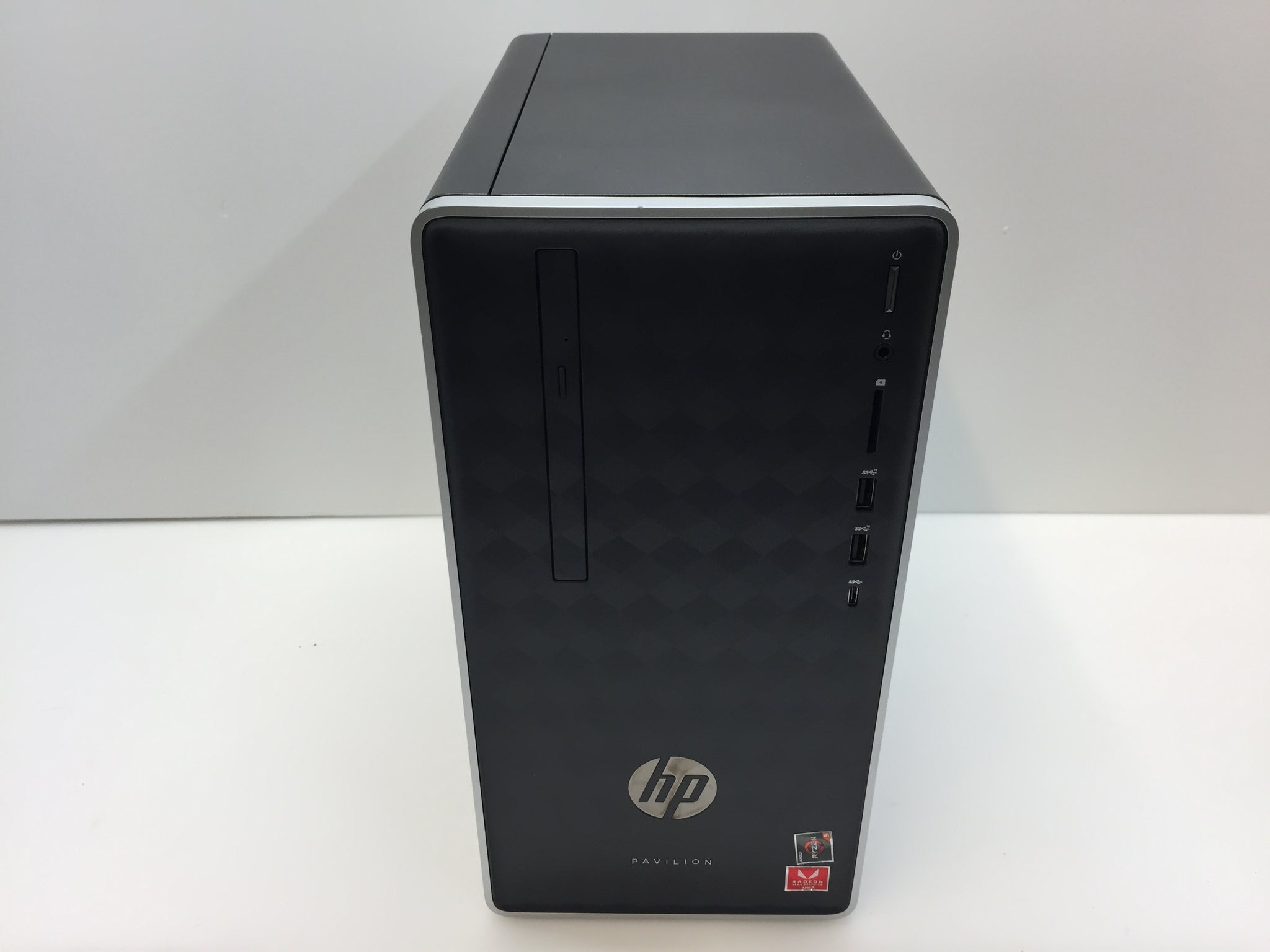 2048x1536 Desktop Hp Pavilion 590 P0044 AMD Ryzen 5 2400G 12GB 1TB Radeon Vega 1