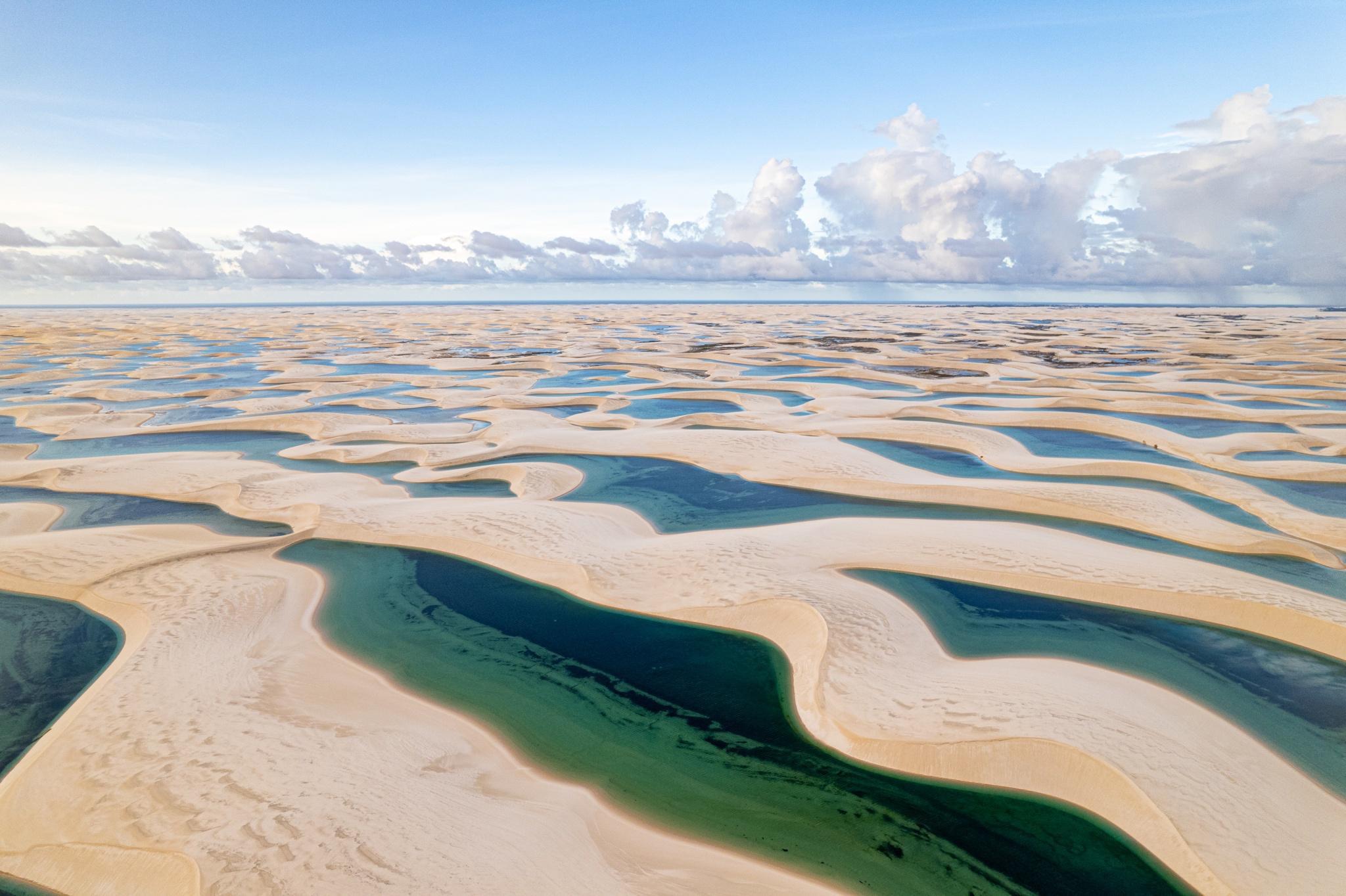 2048x1364 Lencois Maranhenses [OC] [5464 x 3640]