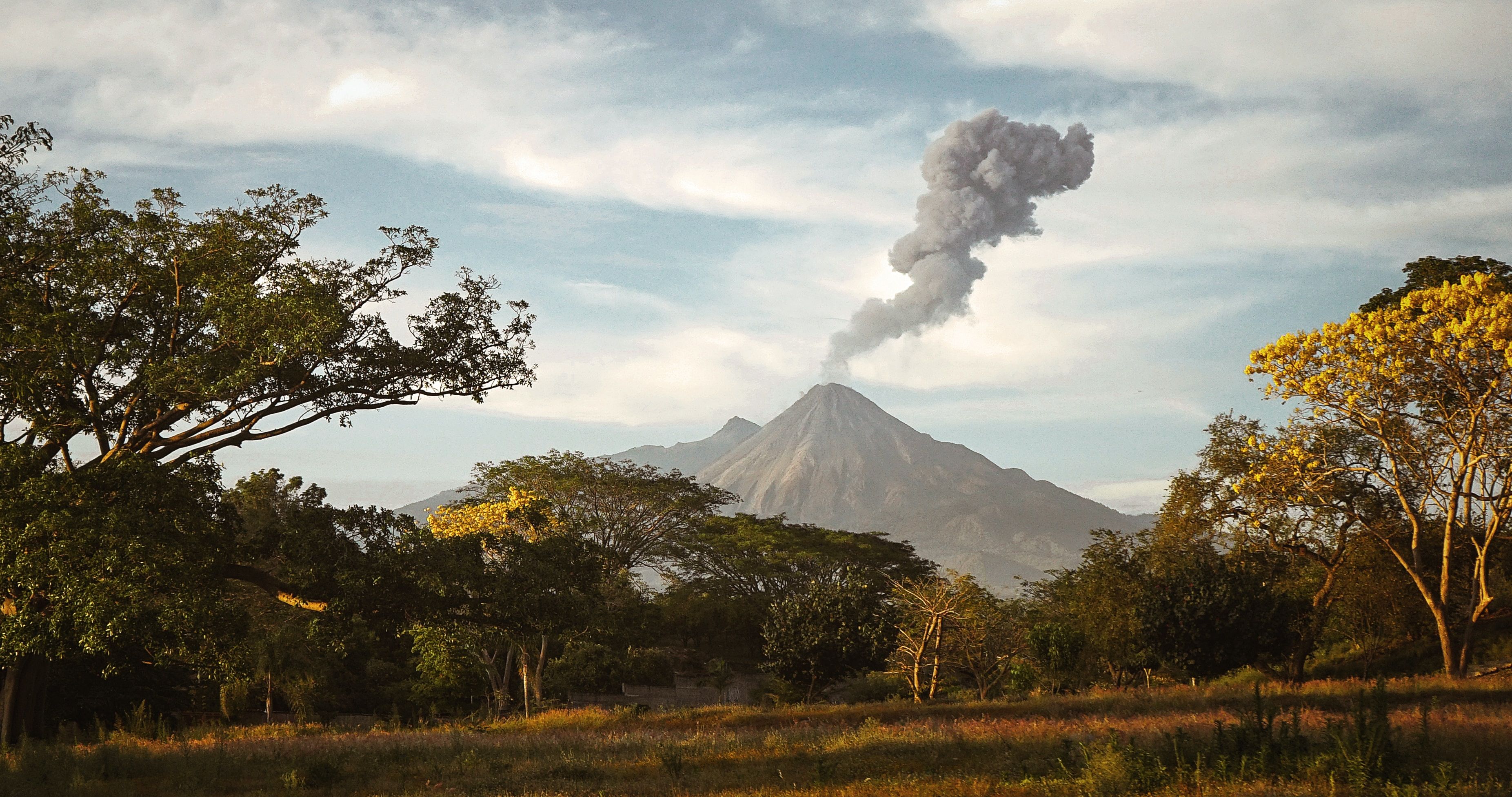 3705x1954 Majestic volcano wallpaper pack for iPhone, iPad, and desktop