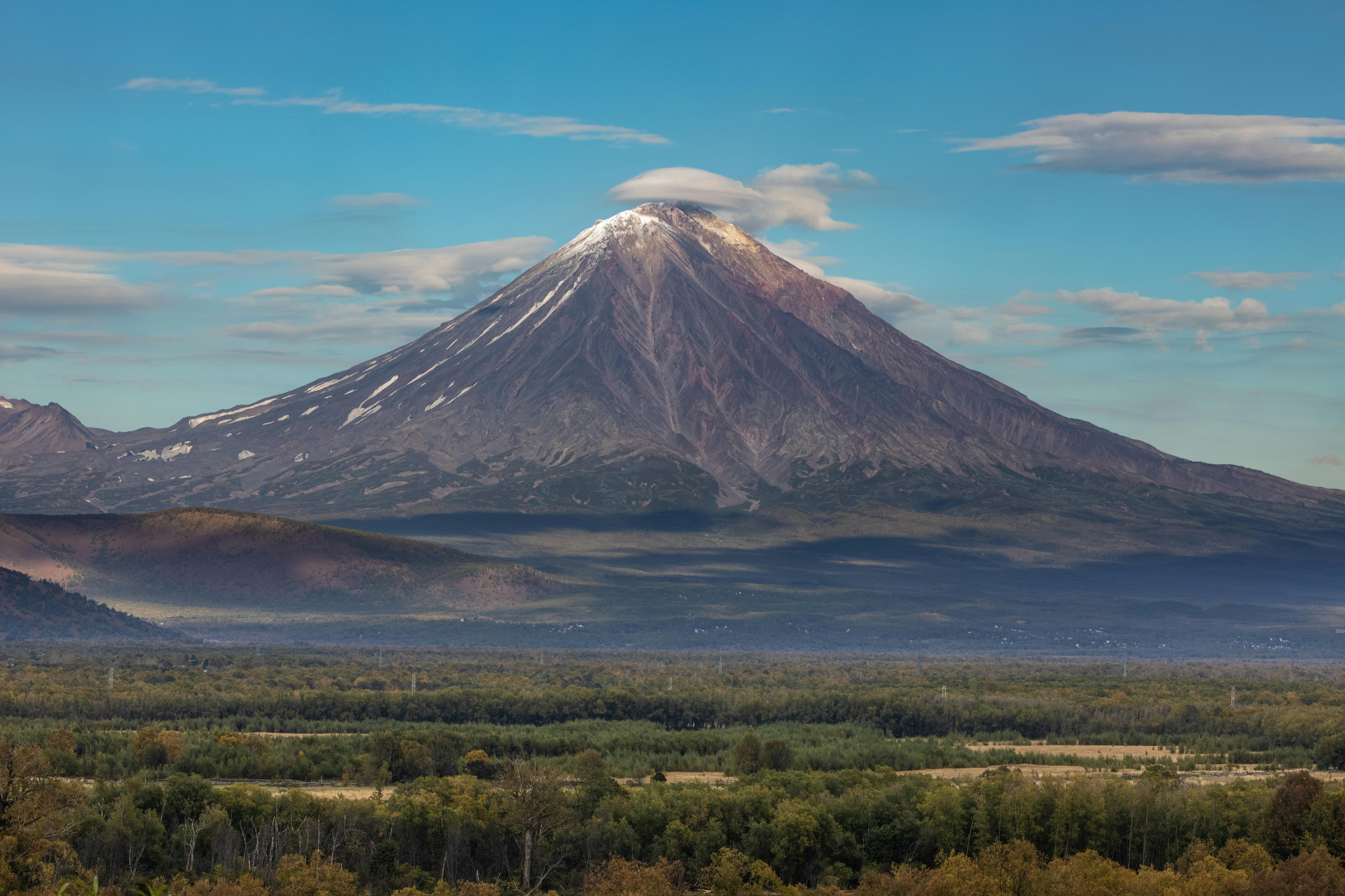6720x4480 Volcano Mountain Landscape · Free