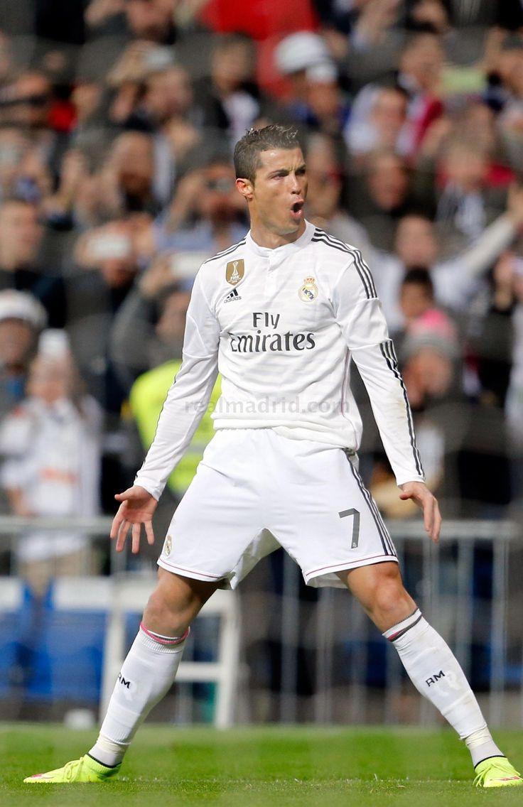 736x1136 Cristiano Ronaldo Celebration Wallpaper