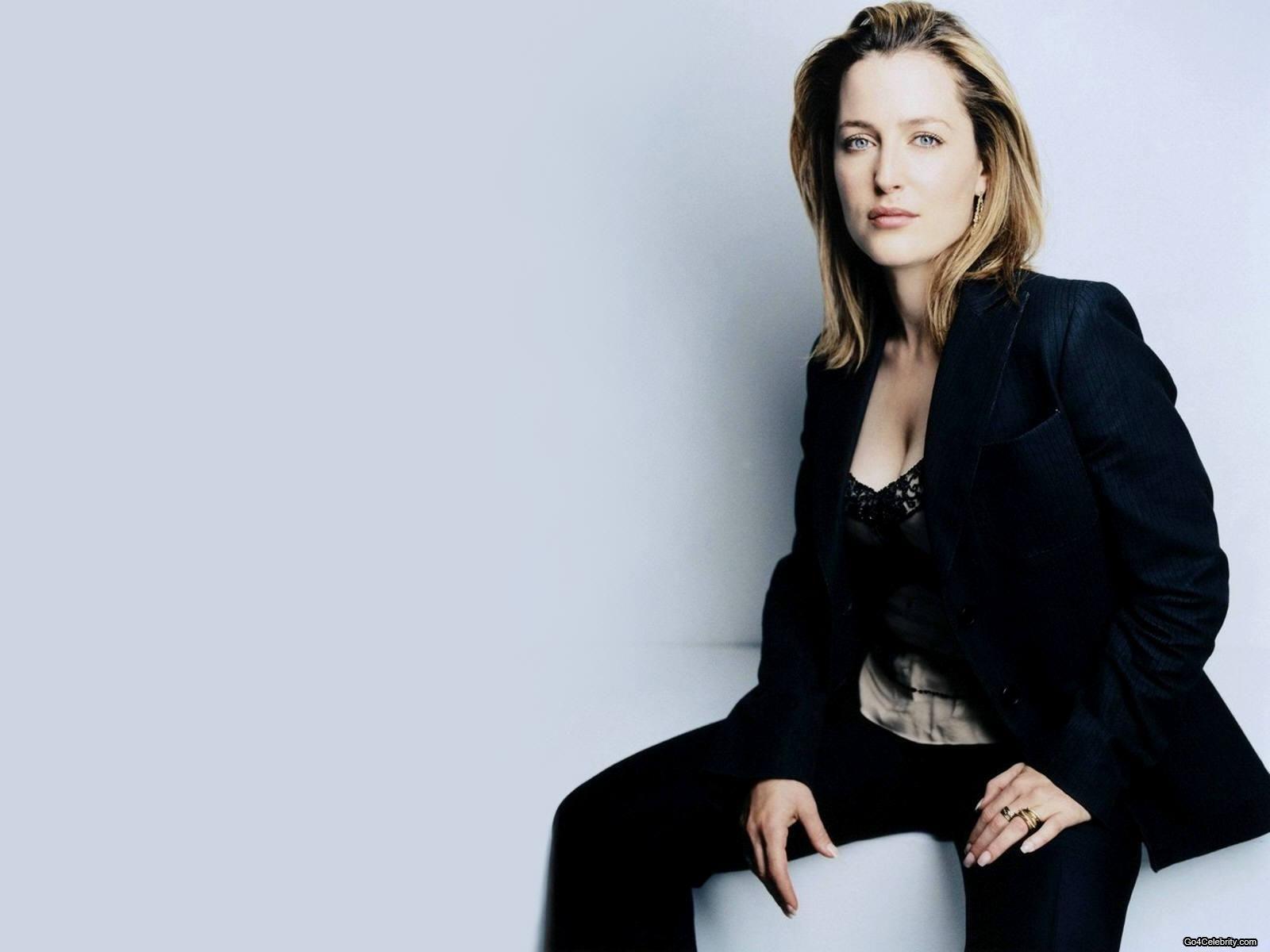 1600x1200 Gillian Anderson PC Wallpaper, Gillian Anderson Pic