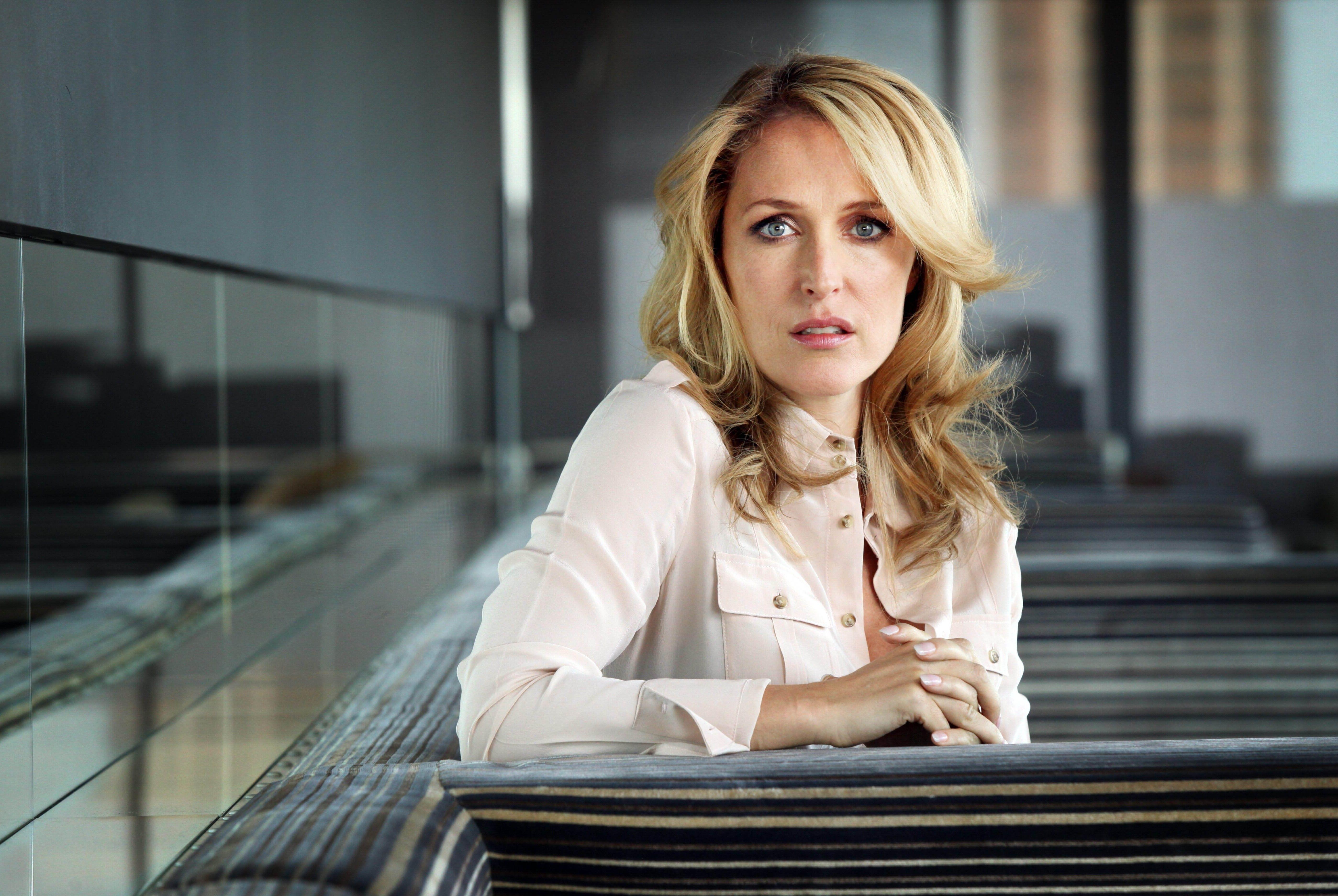 5592x3744 Gillian Anderson Wallpaper HD / Desktop and Mobile Background