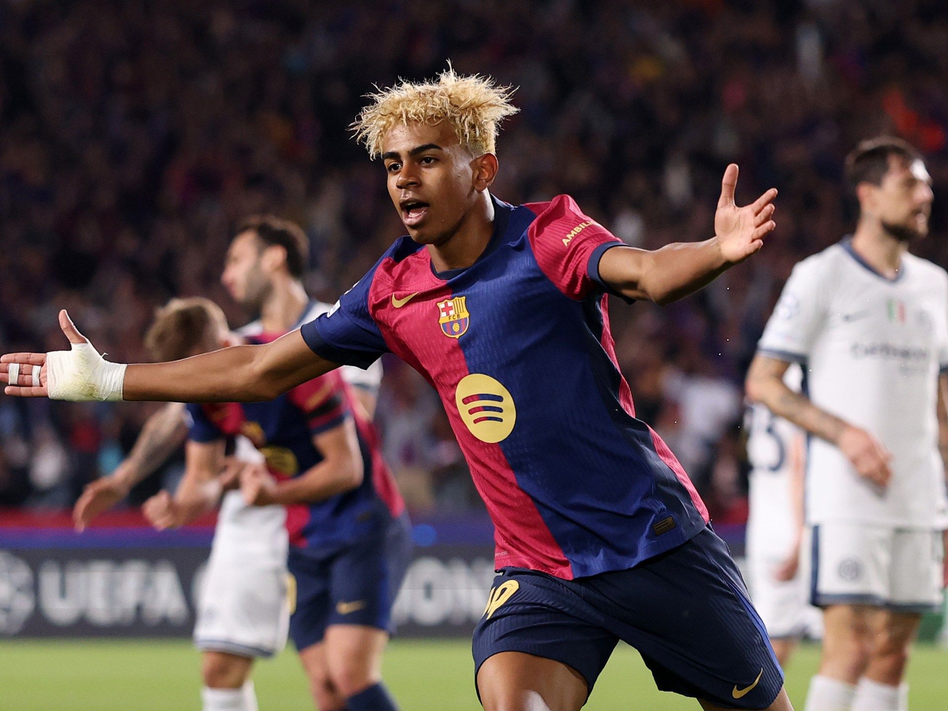 1920x1440 Lamine Yamal: Barcelona football star inspires youth in hometown Rocafonda