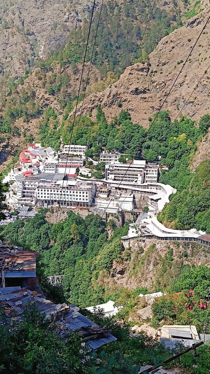 736x1308 vaishnodevi