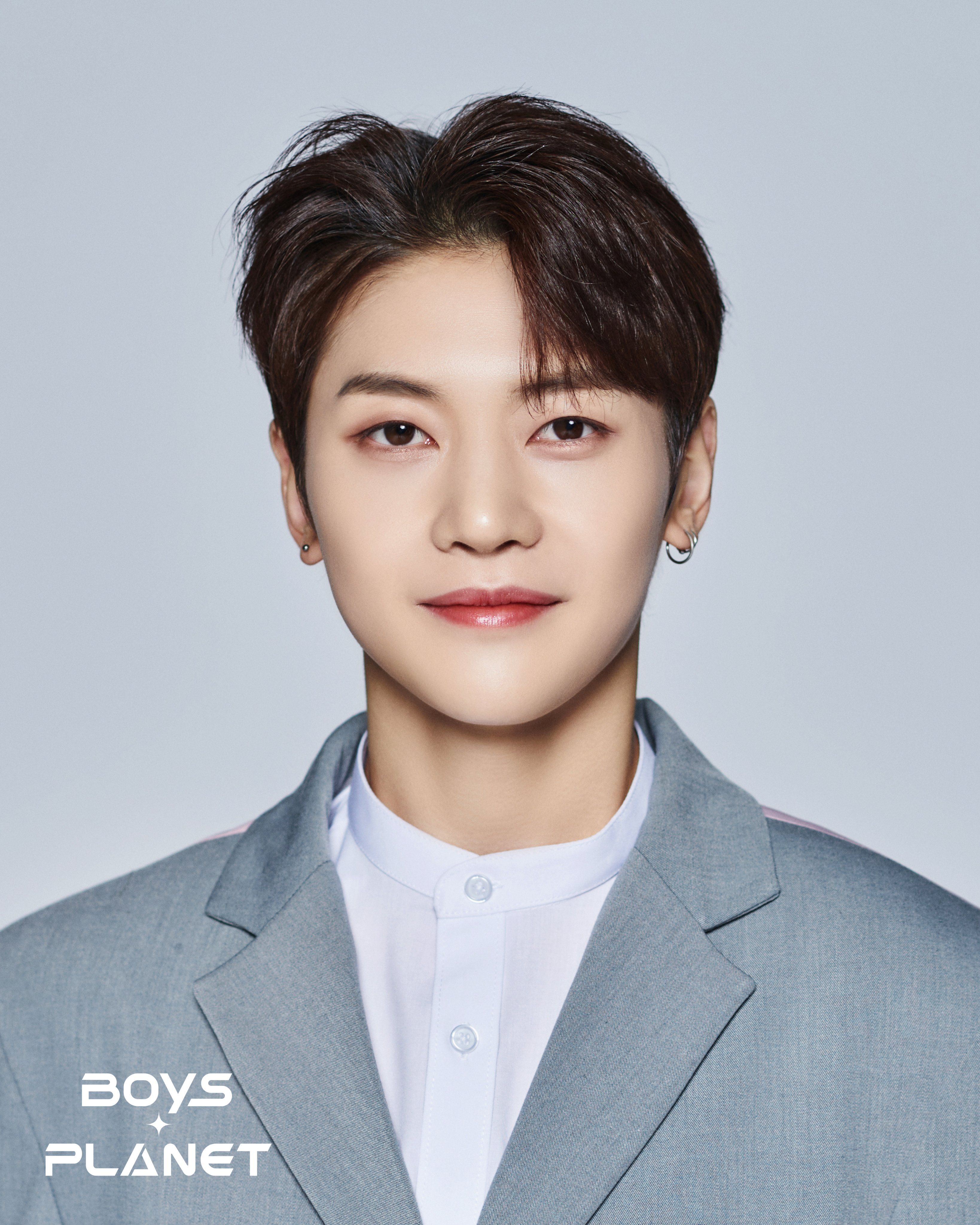 3277x4096 boys planet