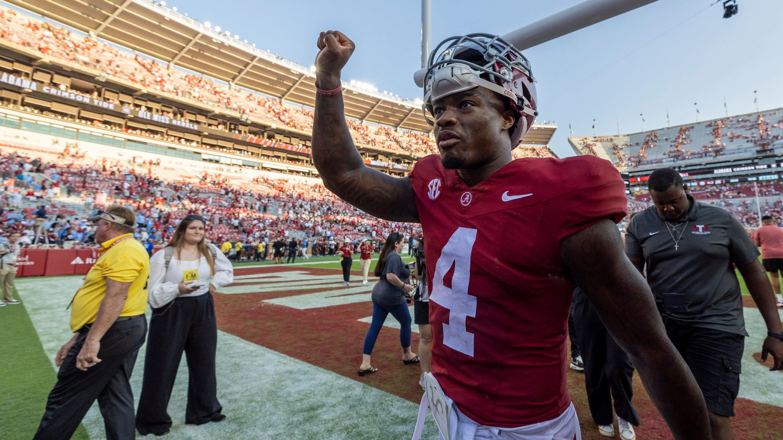 2560x1440 Alabama's Jalen Milroe to return for 2024 season