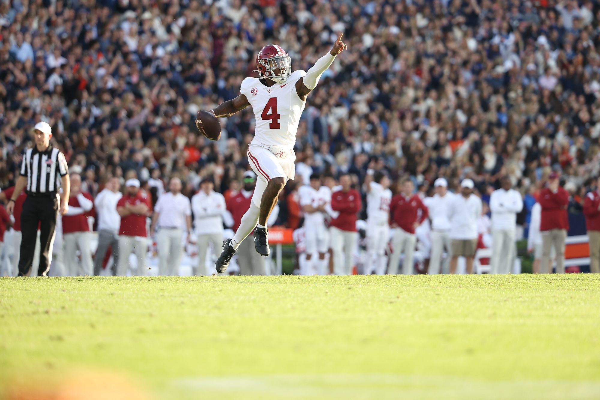 2000x1334 Jalen Milroe putting the Iron Bowl behind him, focused on the task