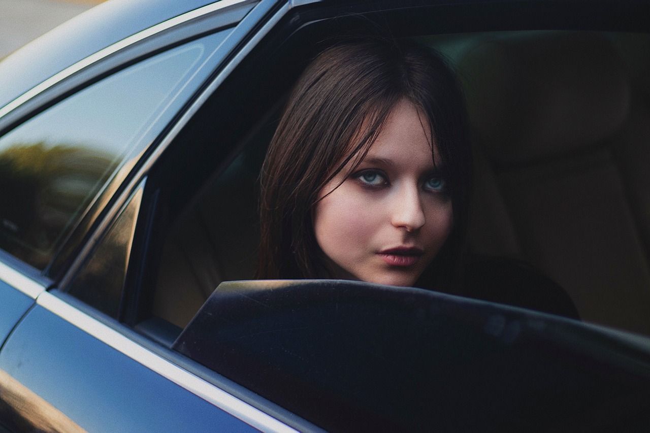 1280x853 Car Wallpaper Girl