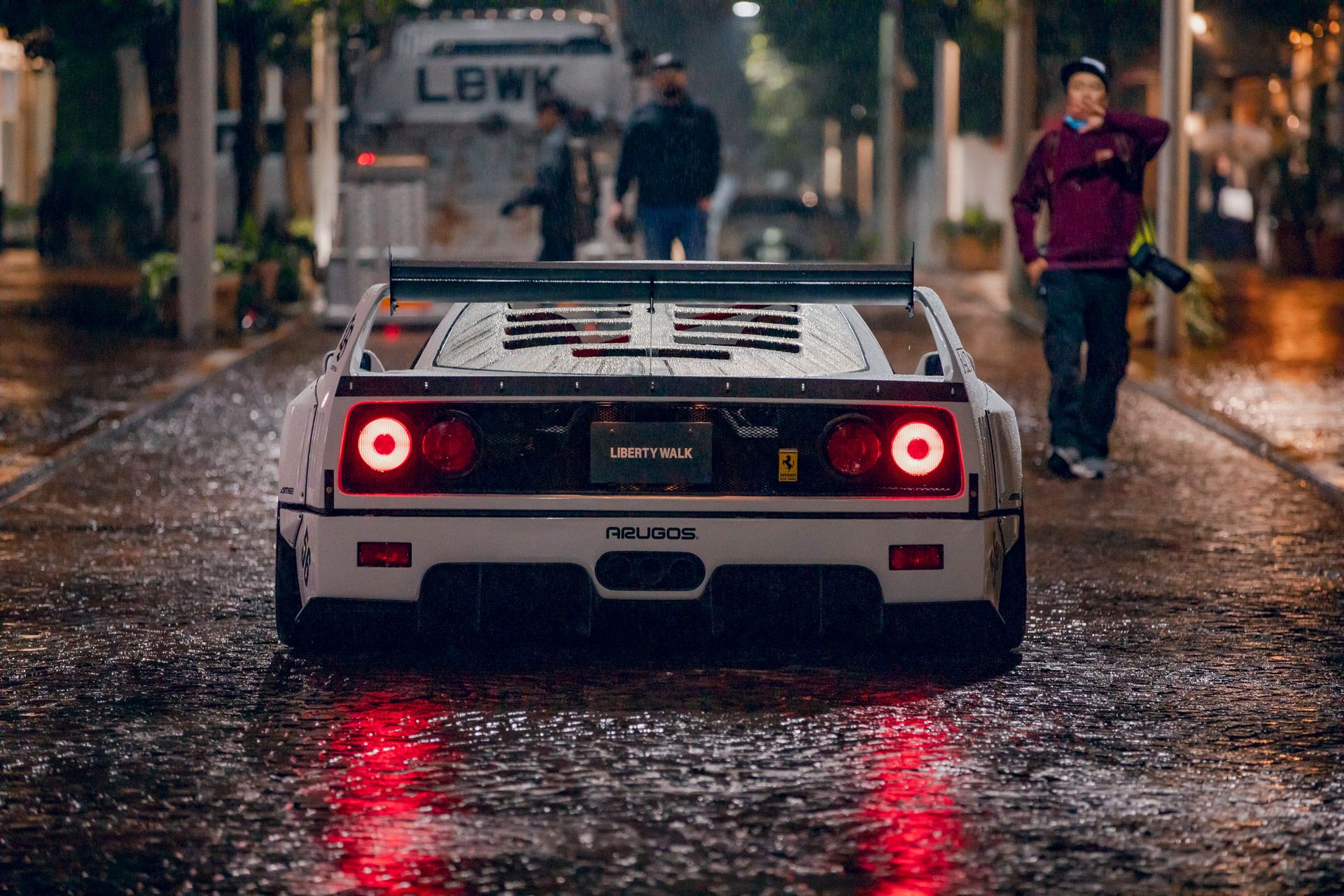 1920x1280 LBWK F40 Wallpaper