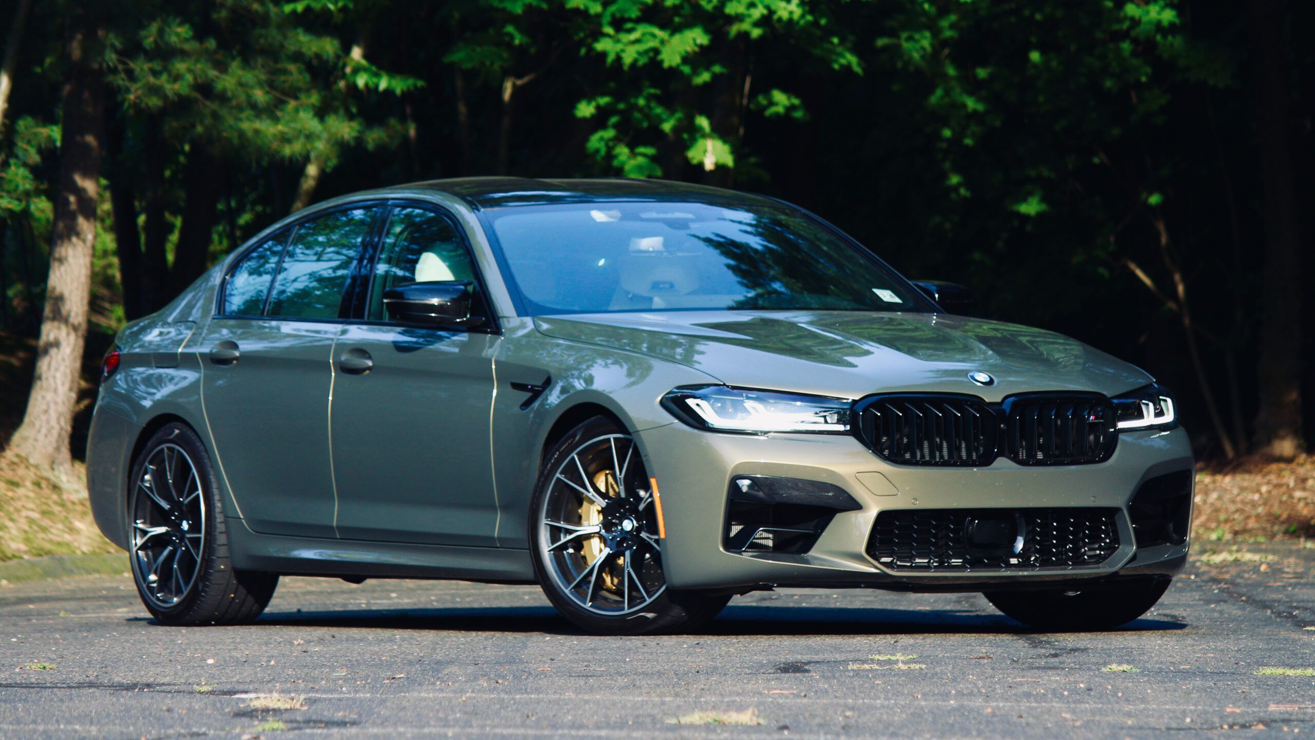 2560x1440 BMW M5 Competition: Ultimate Driving Missile