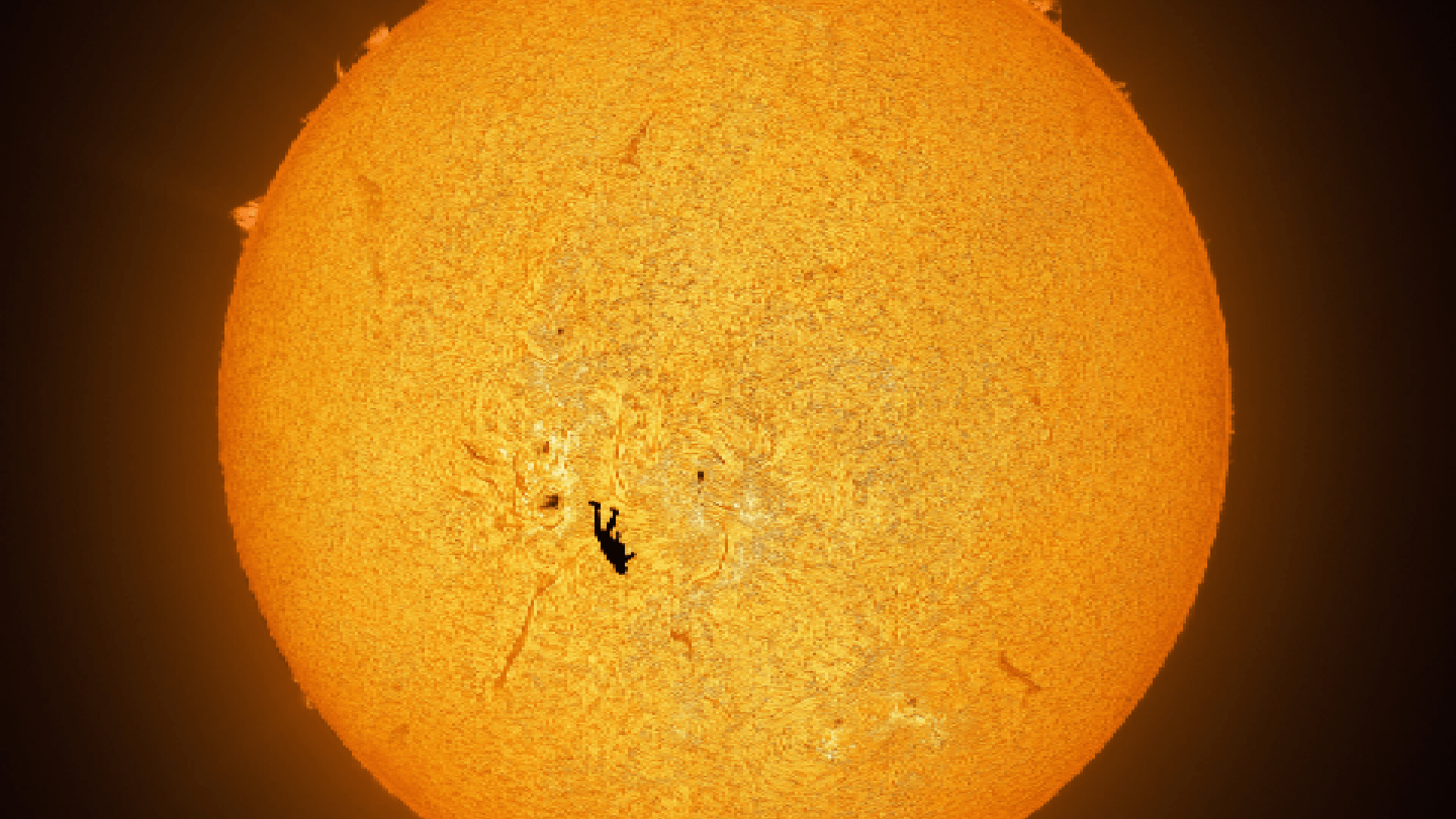 1920x1080 After Viral 'Fall Of Icarus' Portrait Of Sun Featuring Skydiver Buddy, Astrophotographer Shares More Transit Shots