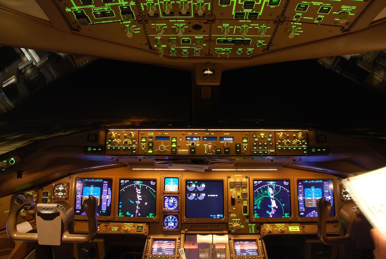 1280x857 Boeing 777 Cockpit Wallpaper