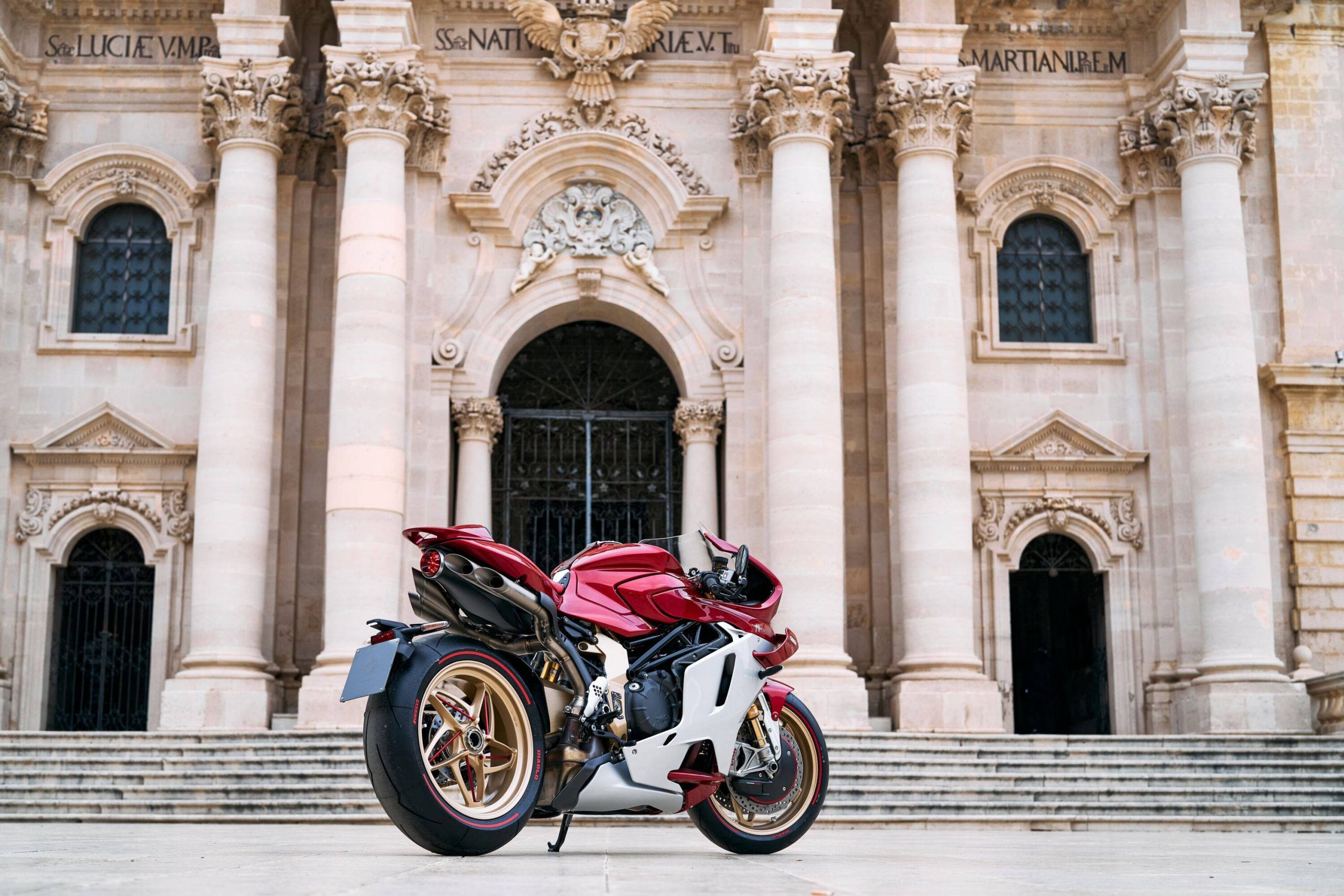 2560x1707 MV Agusta Introduces Superveloce 1000 Serie Oro. MotorcycleDaily.com News, Editorials, Product Reviews and Bike Reviews