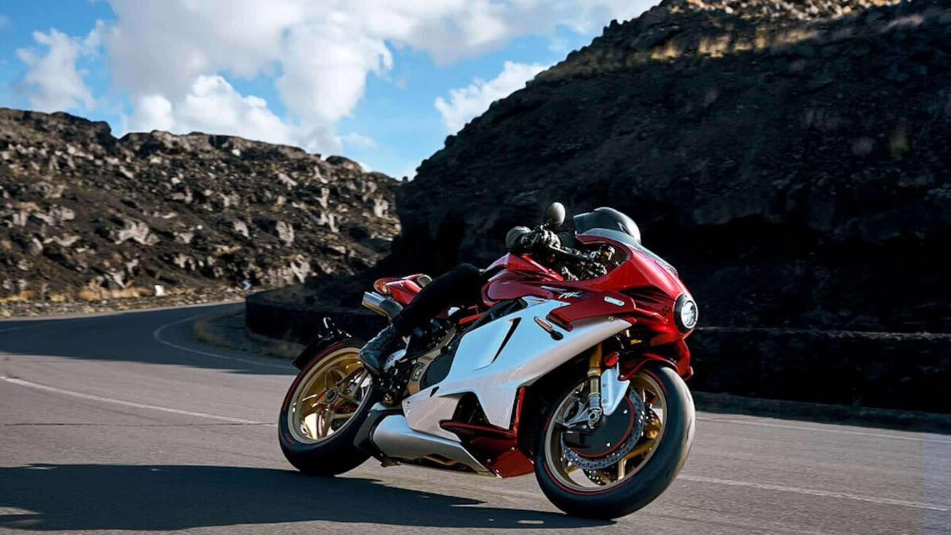 1920x1080 Is MV Agusta’s Superveloce 1000 Serie Oro Too Pretty To Ride?