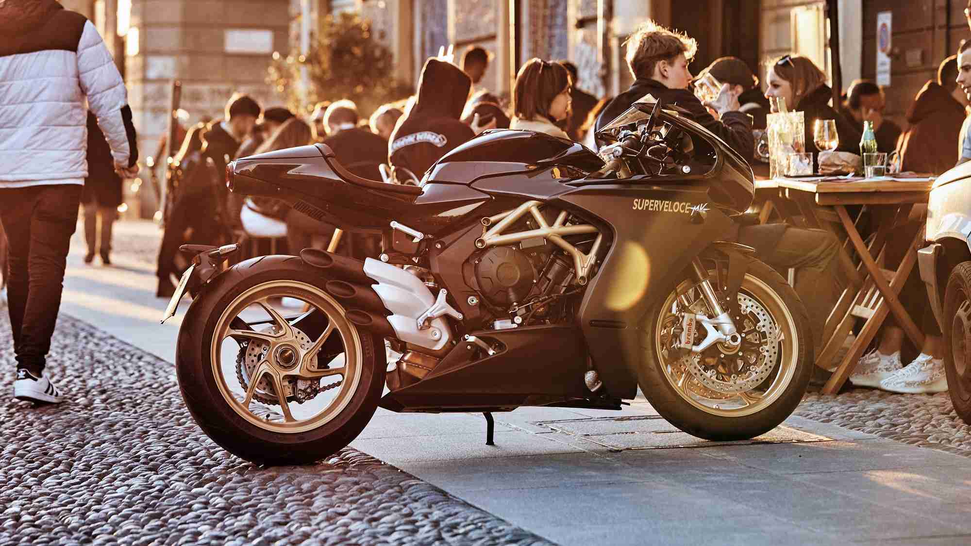 2000x1125 MV Agusta Superveloce 800 gets two new colour options. Motorcycle News, Reviews and Knowledge Base