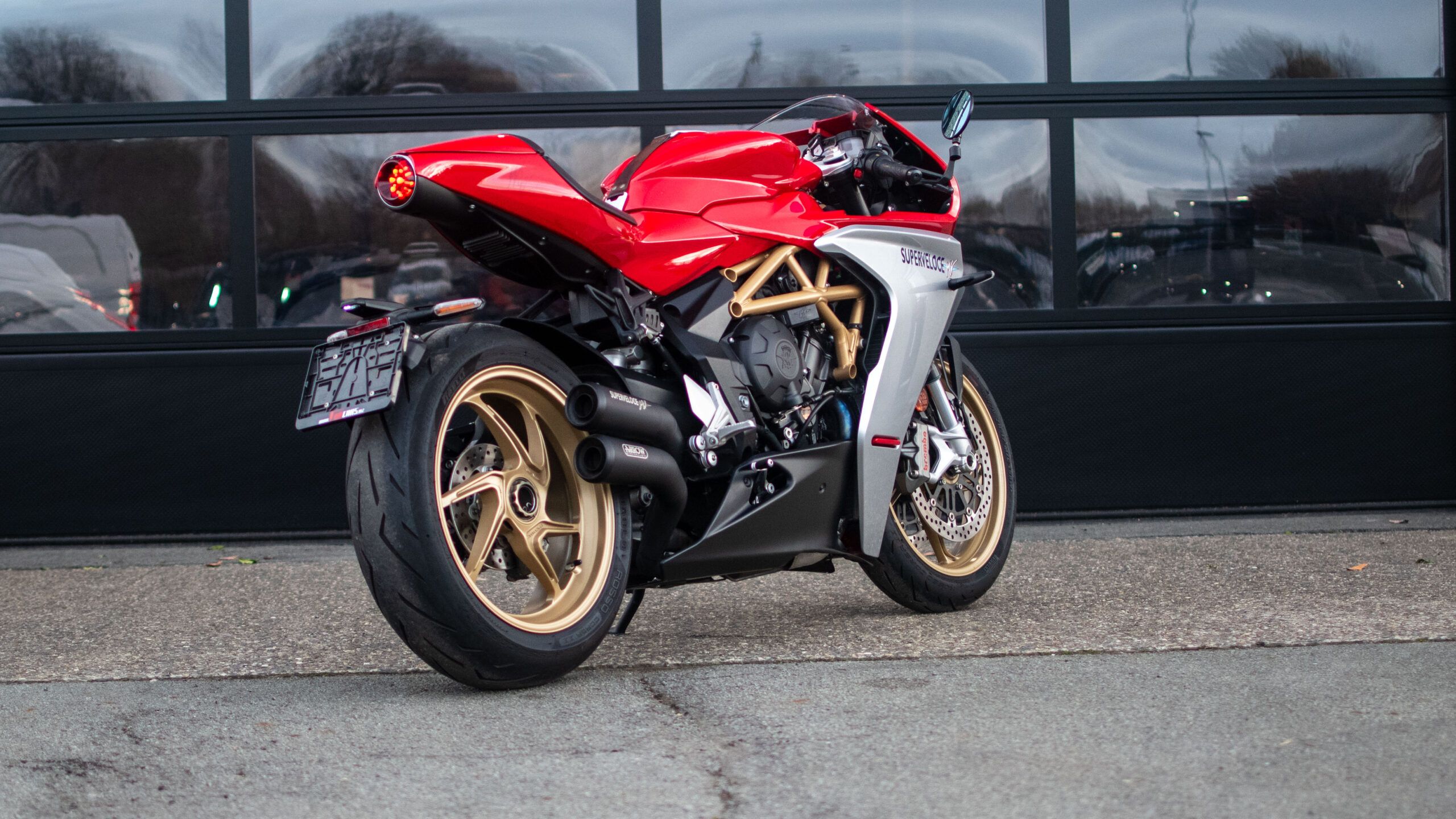 2560x1440 MV Agusta Superveloce