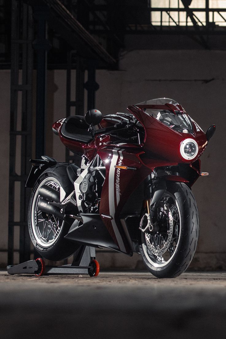 736x1104 First look: The luxurious MV Agusta Superveloce 98 Edizione Limitata