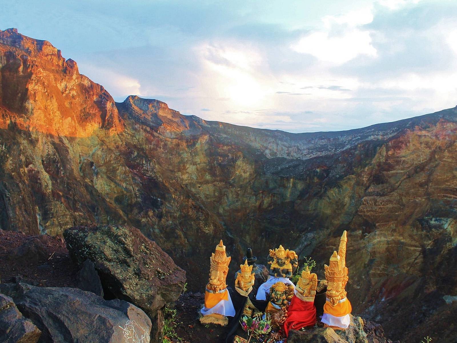 1600x1200 Indonesia: Custom Agung Tours and Travel