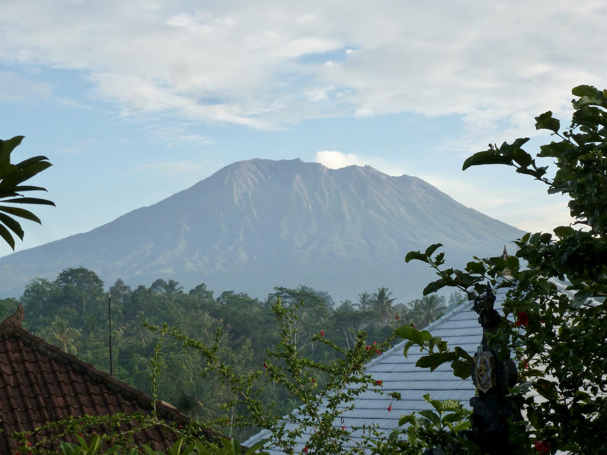 2048x1536 Gunung Agung