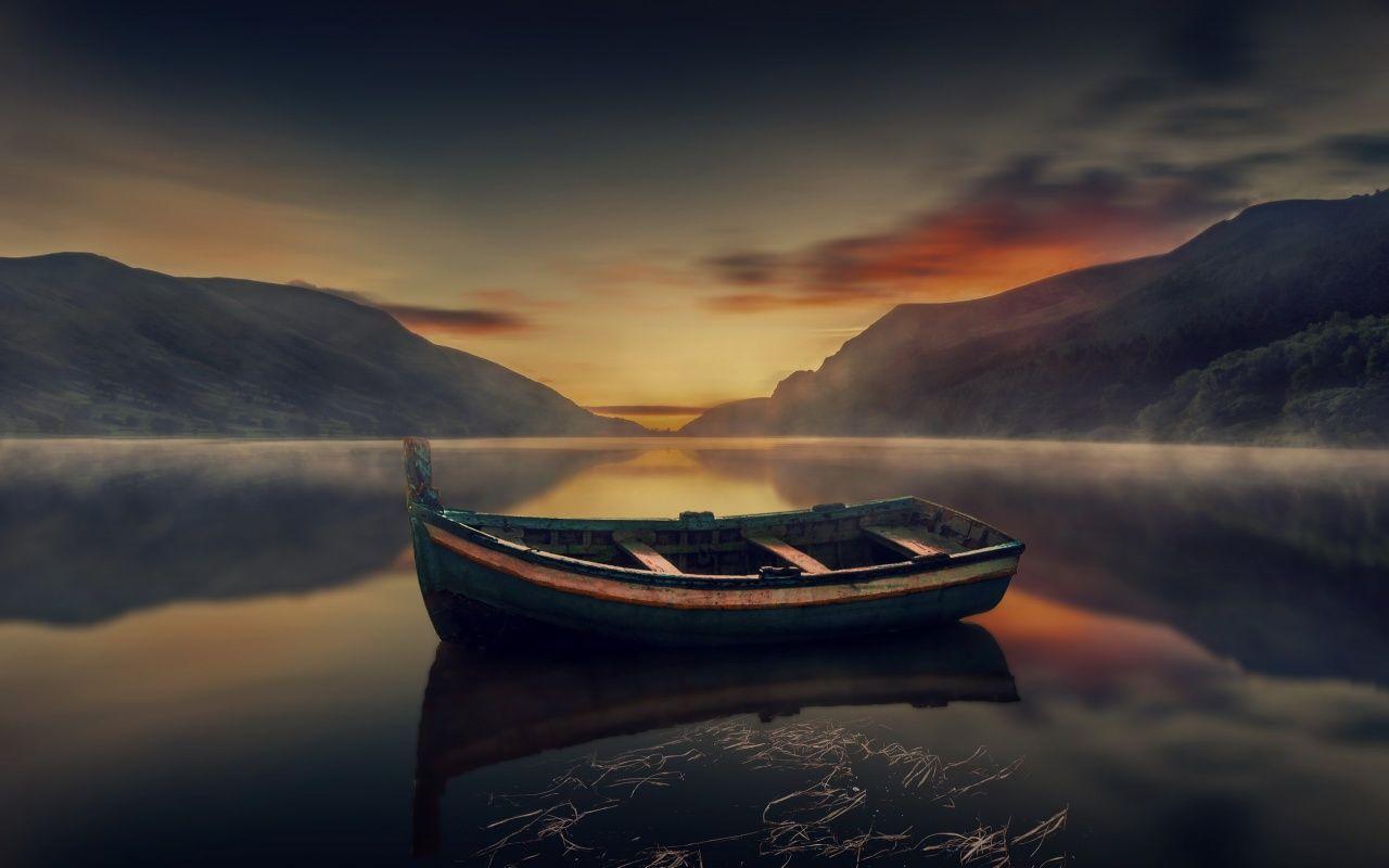 1280x800 Abandoned Boat on Misty Lake Wallpaper