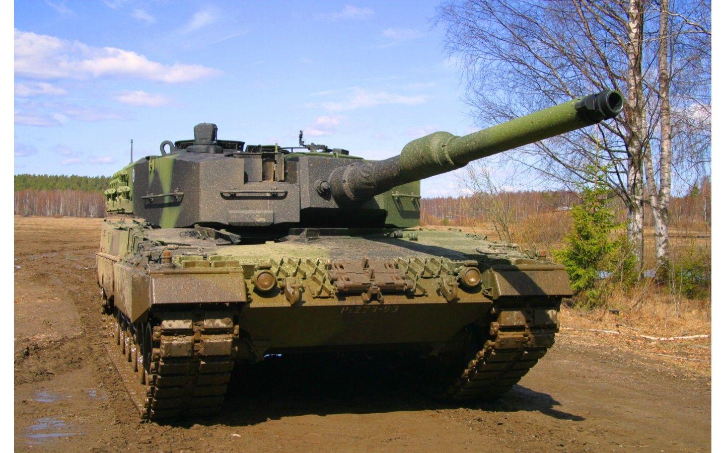 1440x900 Army Tank Wallpaper