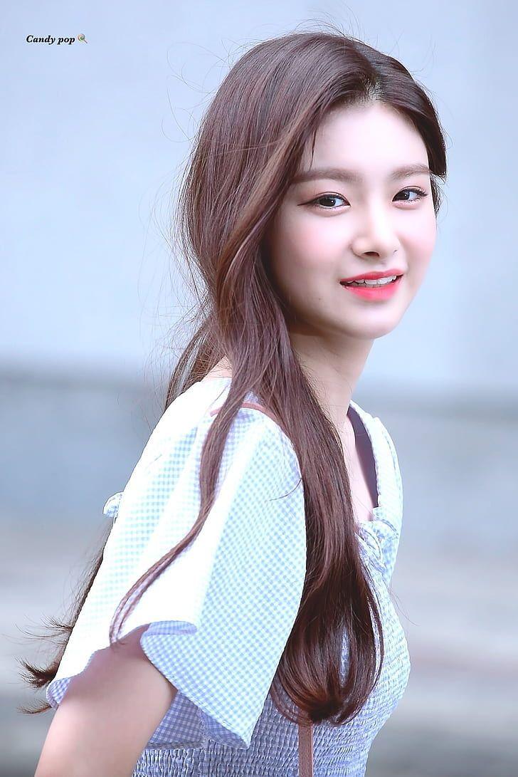 728x1091 HD Wallpaper: EVERGLOW, K Pop, Wang Yiren