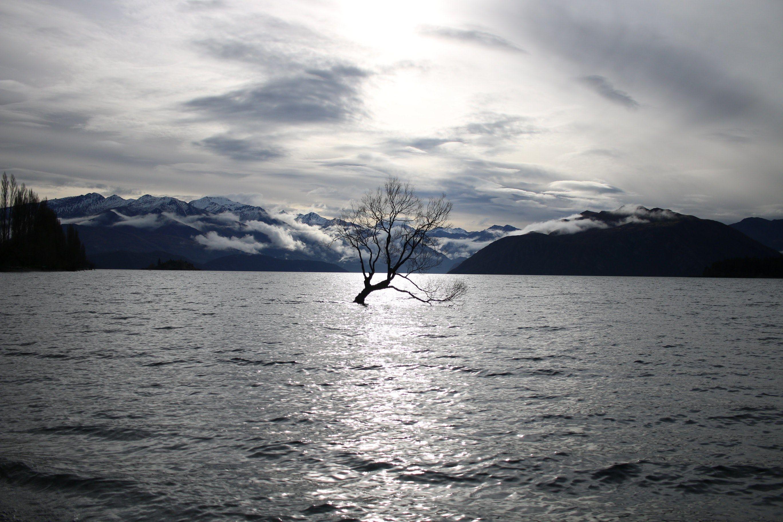 2736x1824 wanaka new zealand snowcap and mountain HD wallpaper and background