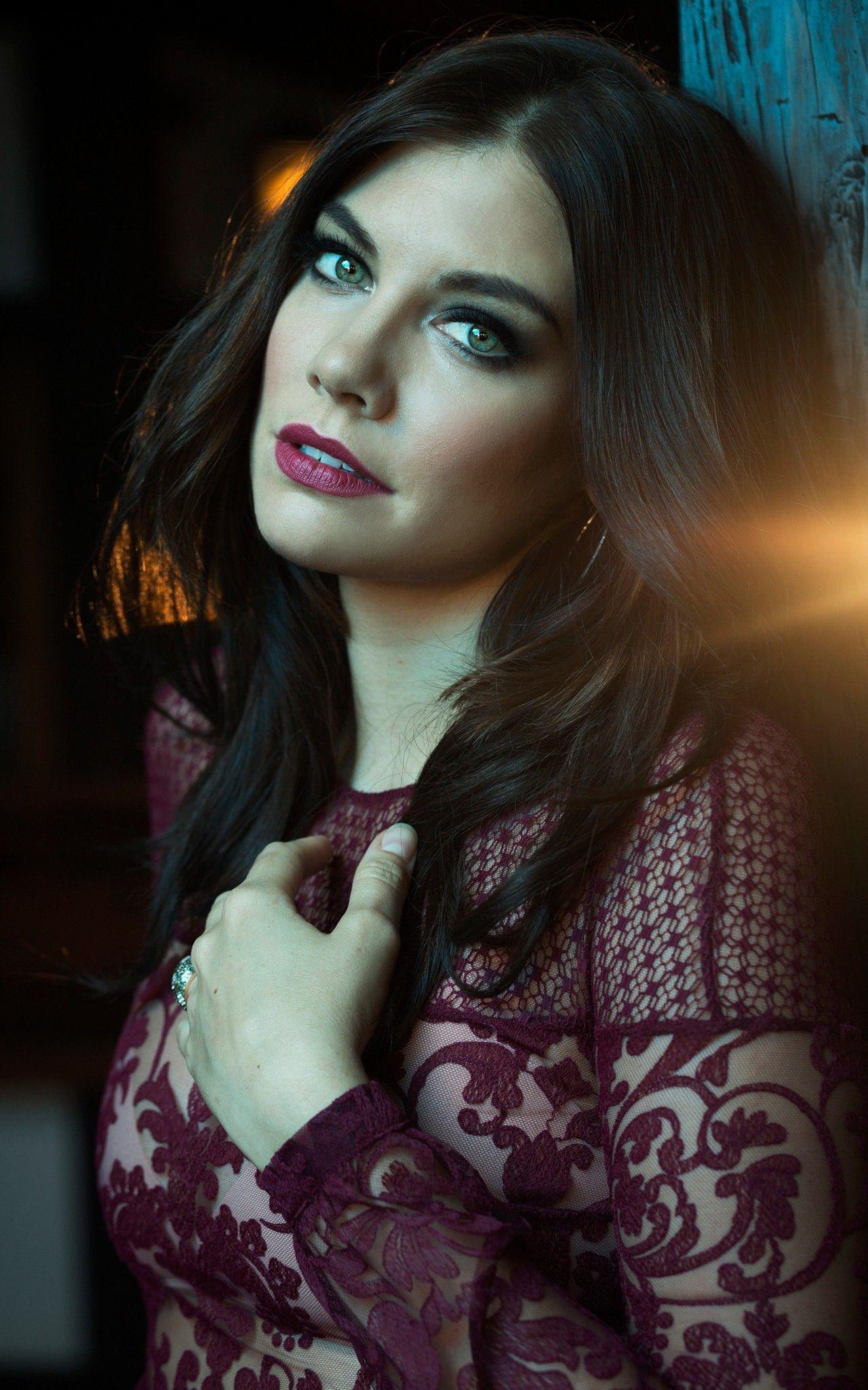1280x2048 Lauren Cohan, Actress, Celebrity, Women, Brunette, Portrait