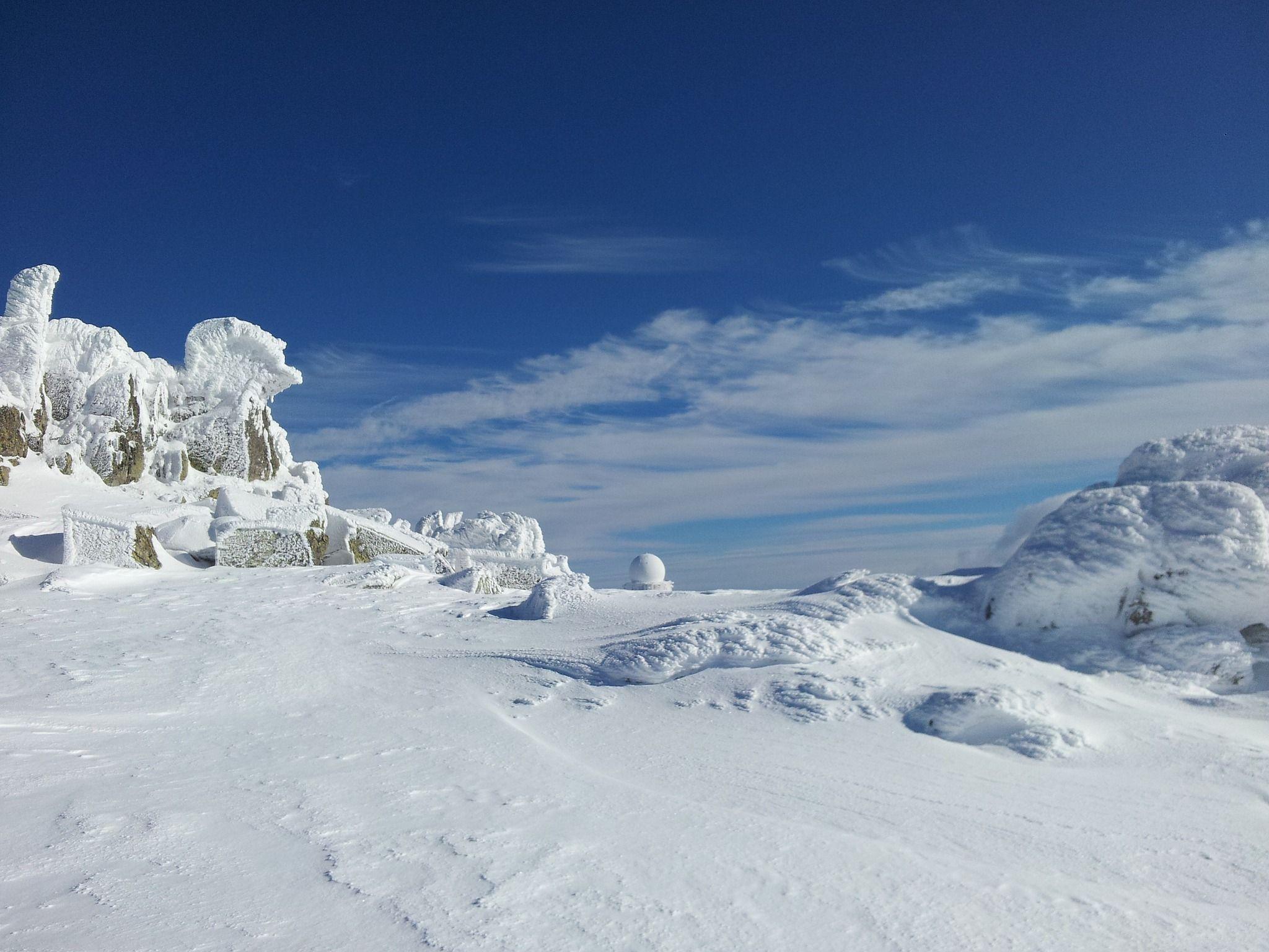 2048x1536 Download wallpaper 2048x1536 winter, mountains, snow, sky HD