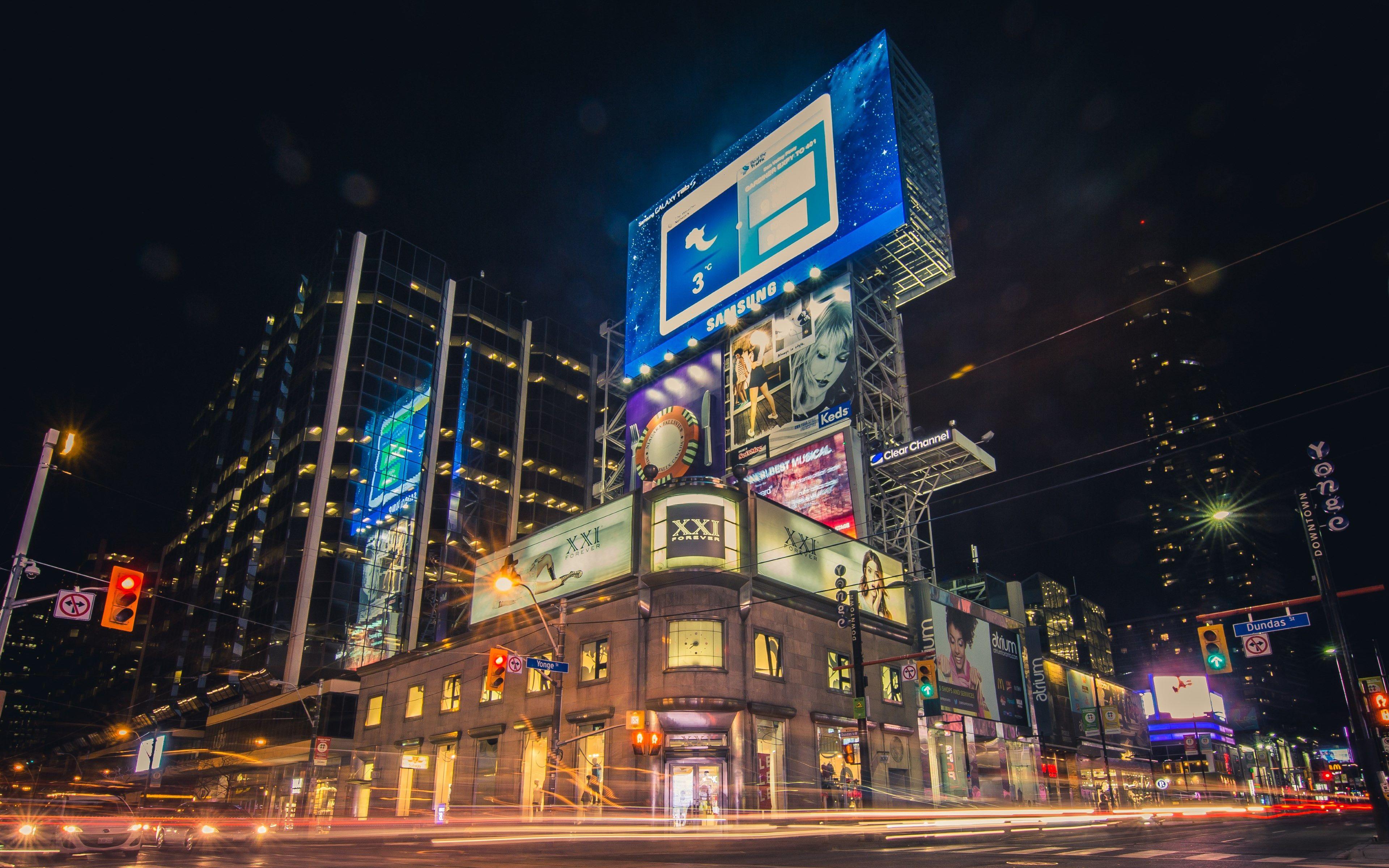 3840x2400 Download wallpaper: Night life in Toronto 3840x2400