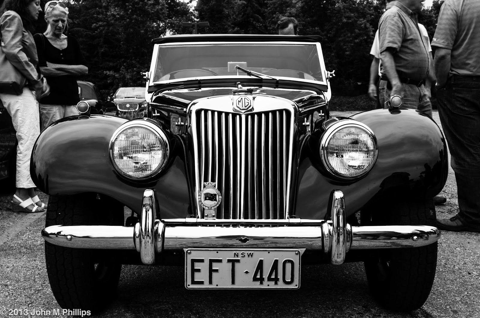 1600x1059 Black and White Car Photo. Download HD Wallpaper