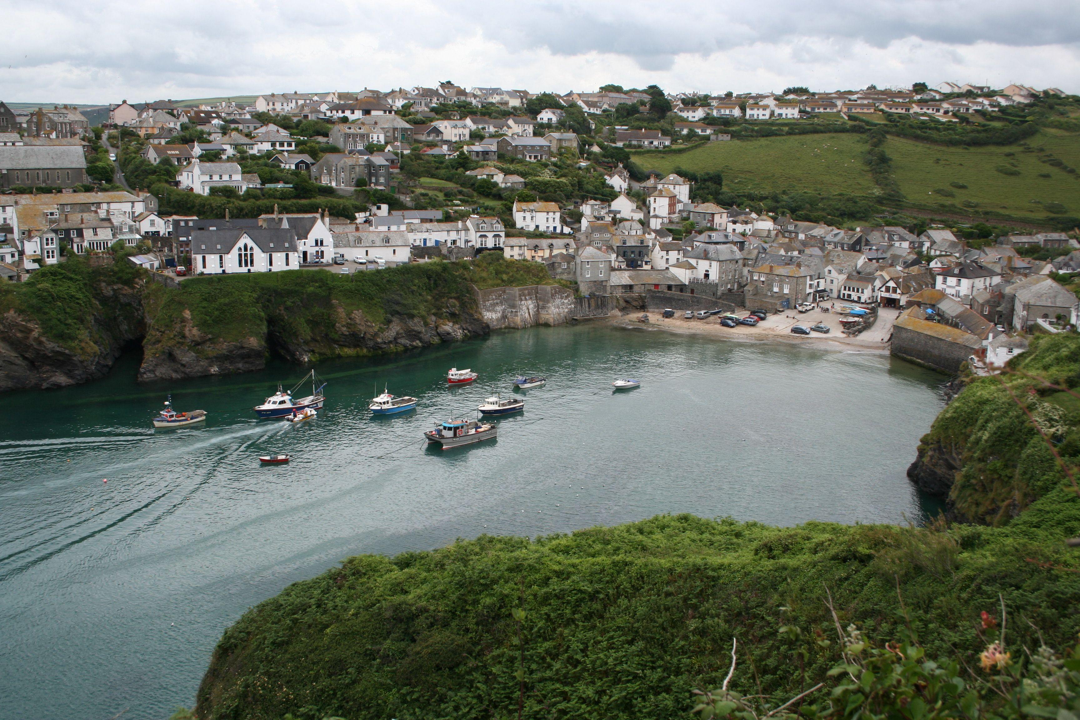 3456x2304 Photo: A Lovely Photo of Port Isaac in Cornwall