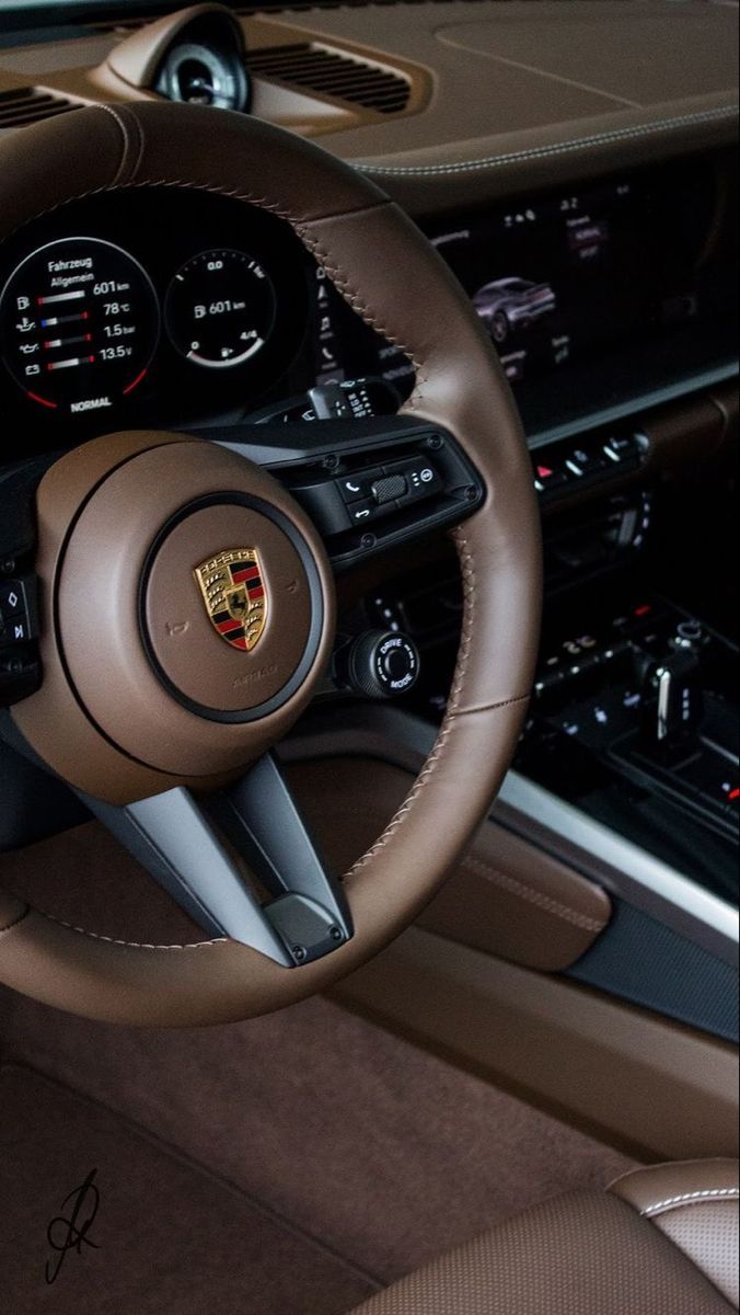 676x1200 Porsche Interior