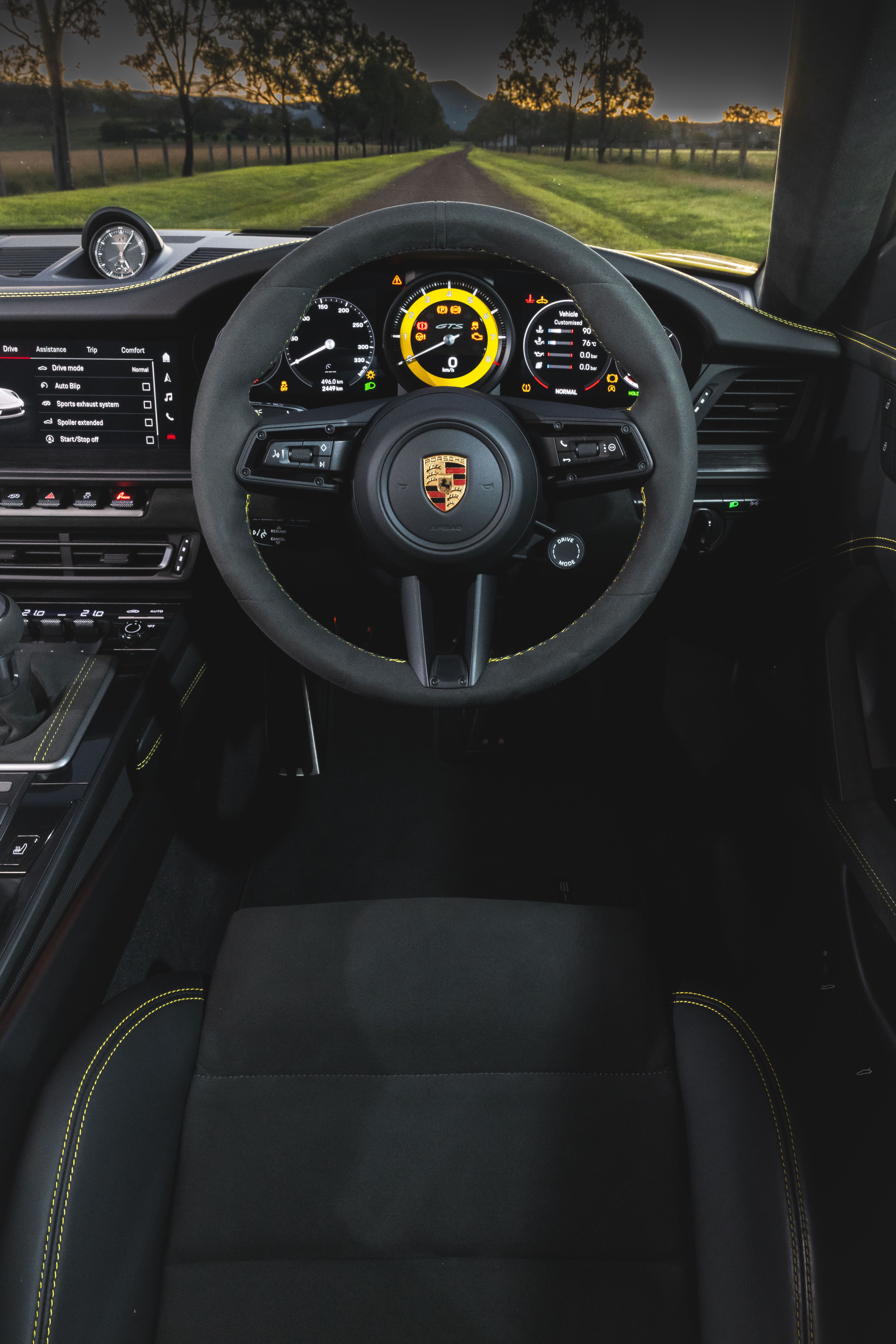 4000x6000 Product Highlights: The Porsche 911 GTS models