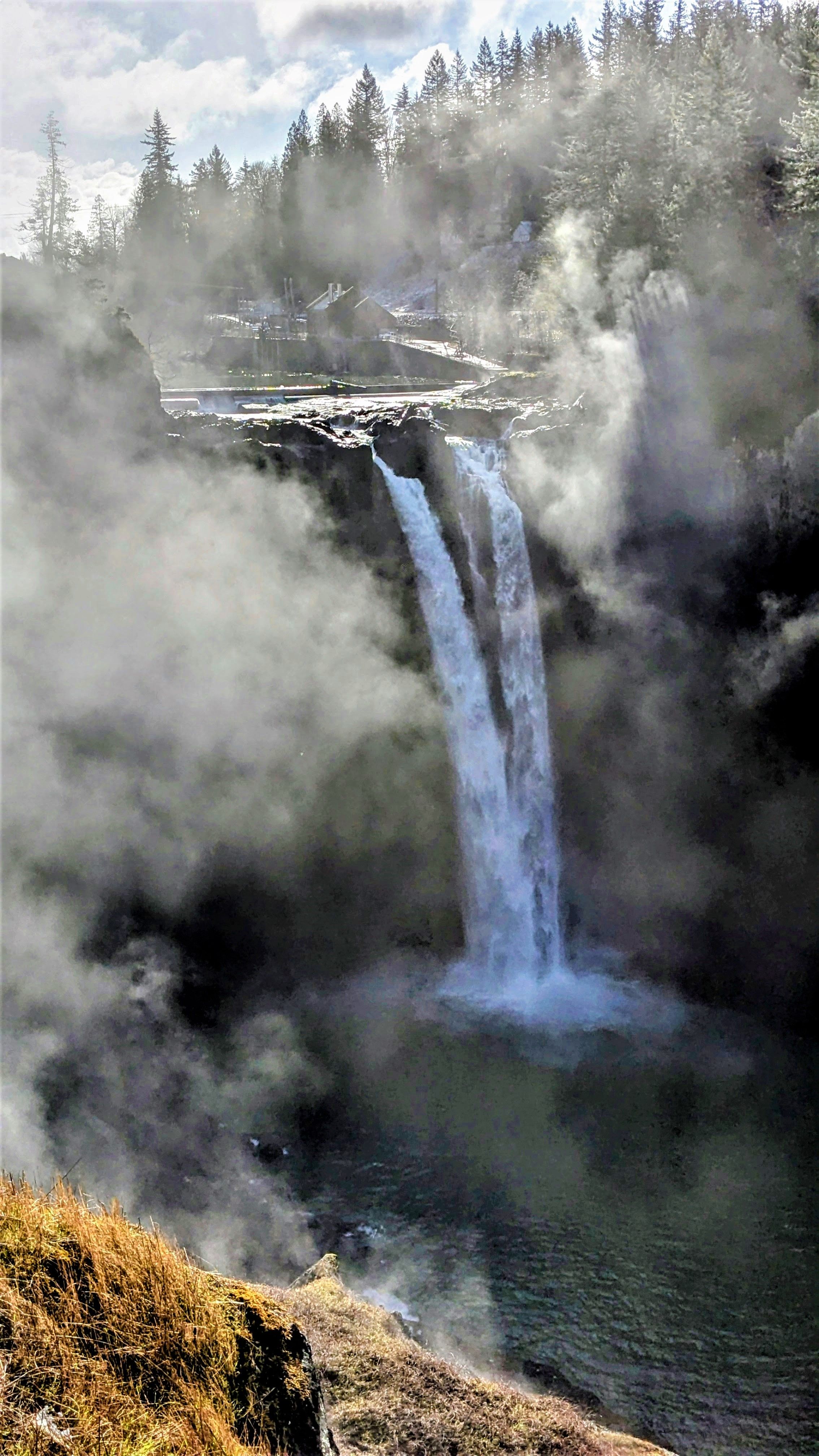 2268x4032 Snoqualmie Falls