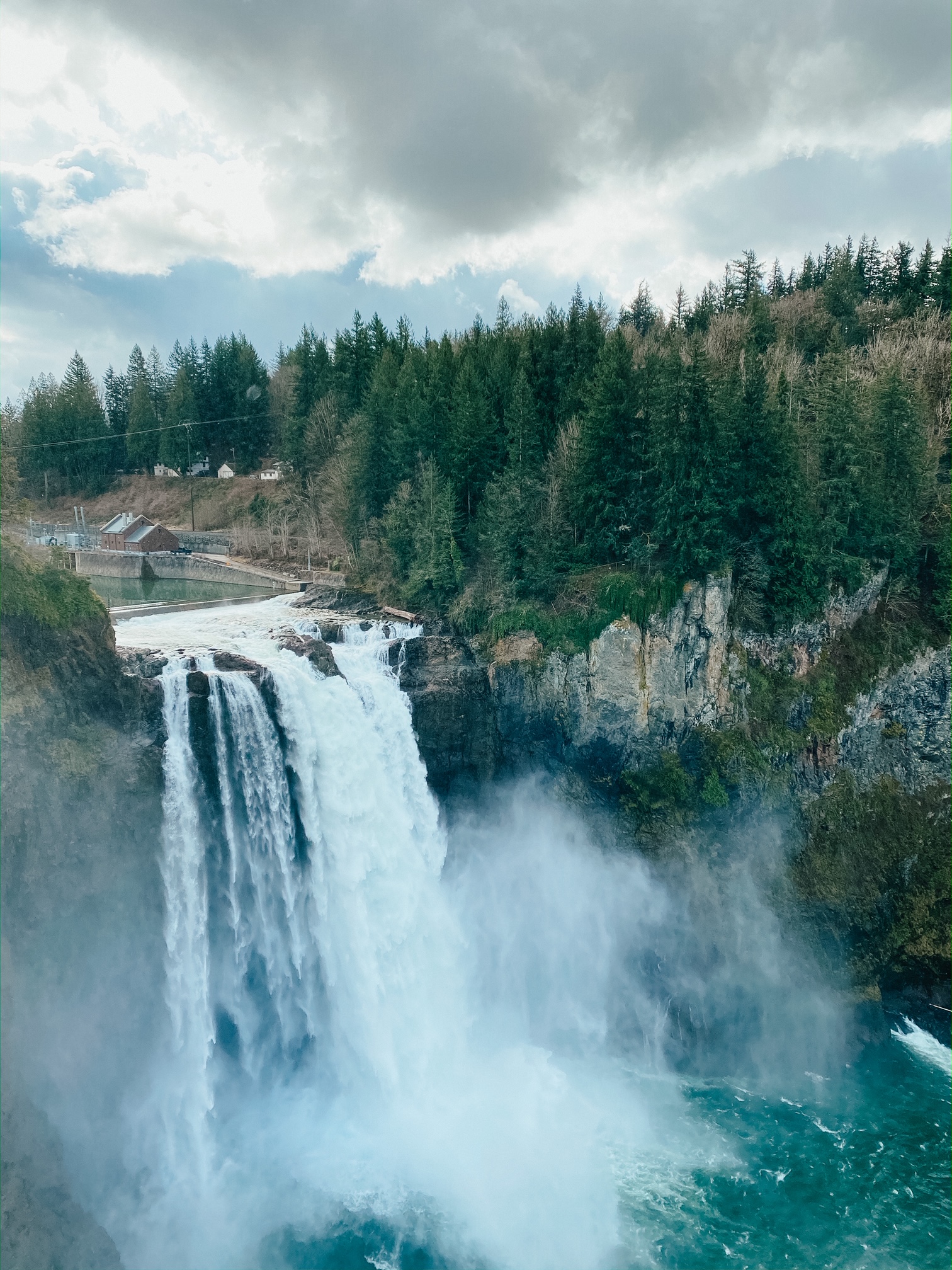 1512x2016 exploring snoqualmie falls Life Moore