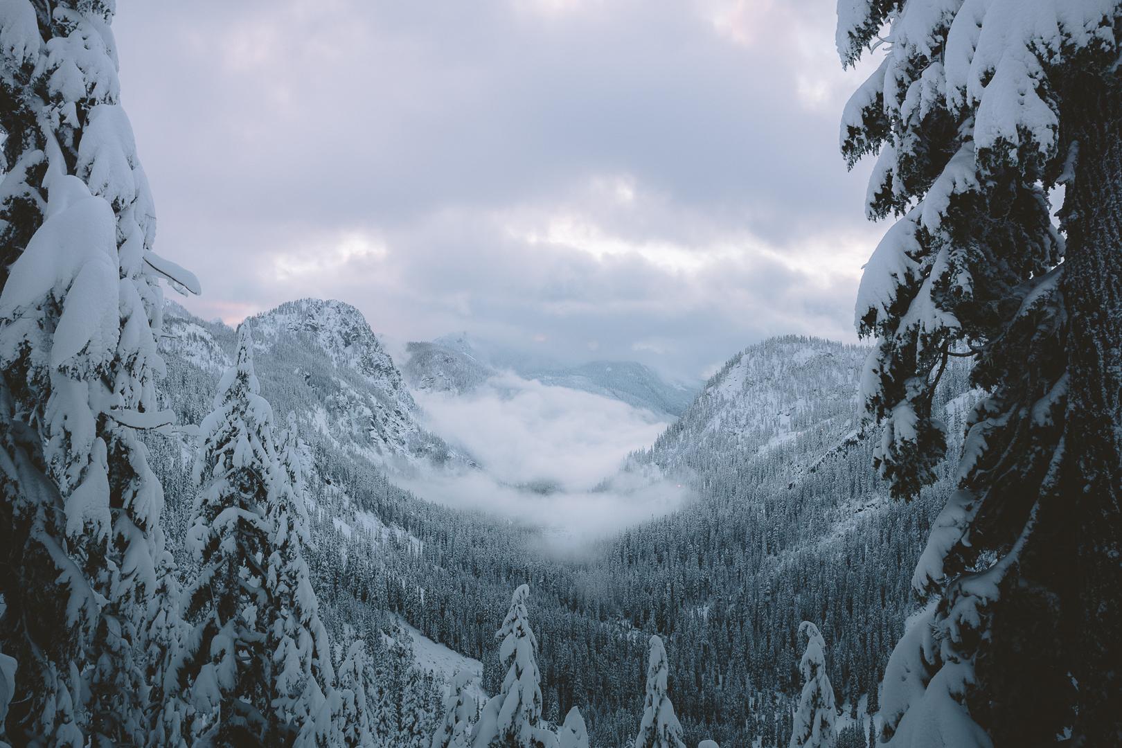 1620x1080 Cloudy sunrise over Snoqualmie Pass, Washington [OC][1620x1080]