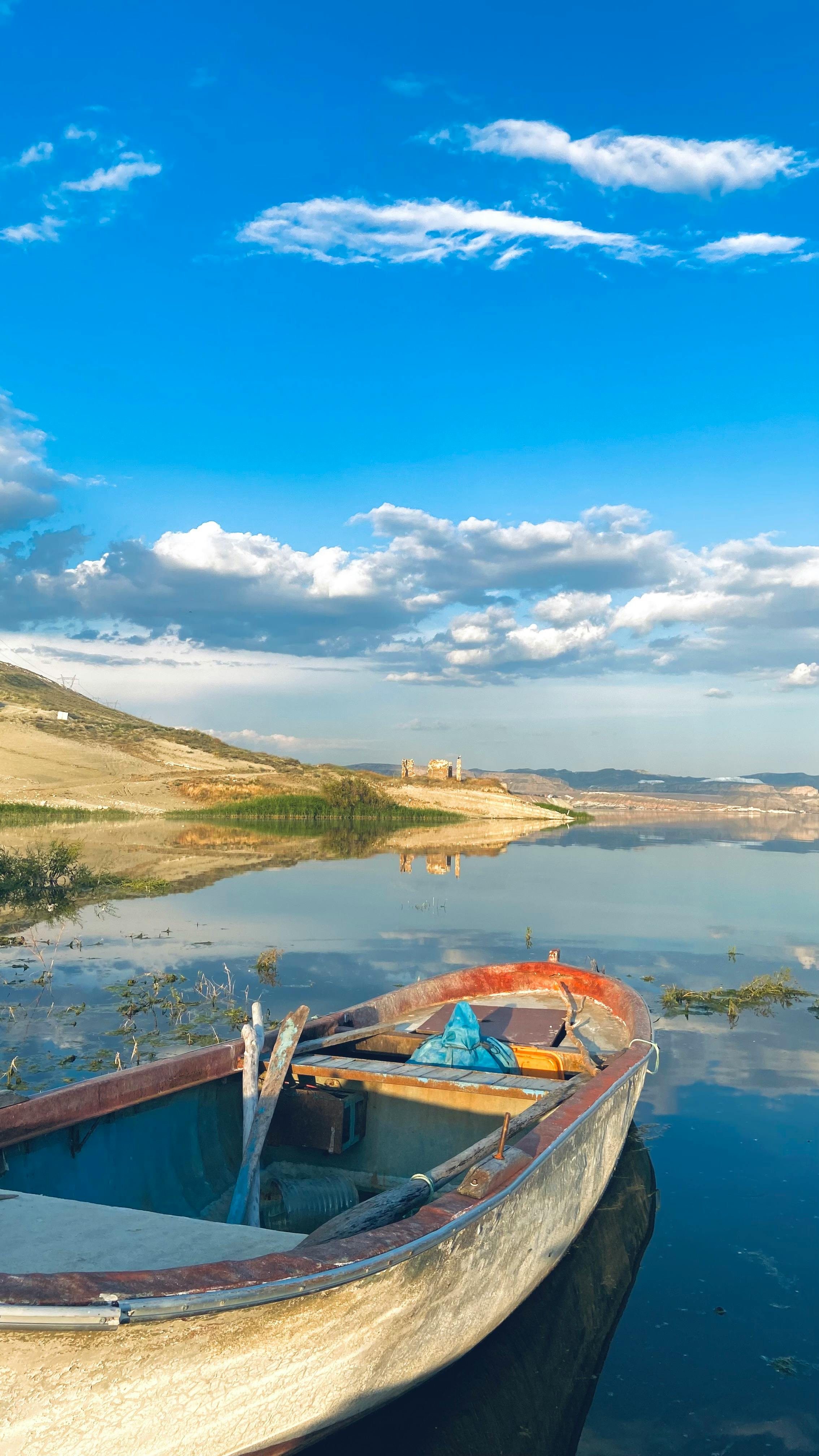 2268x4032 Empty Boat on River · Free