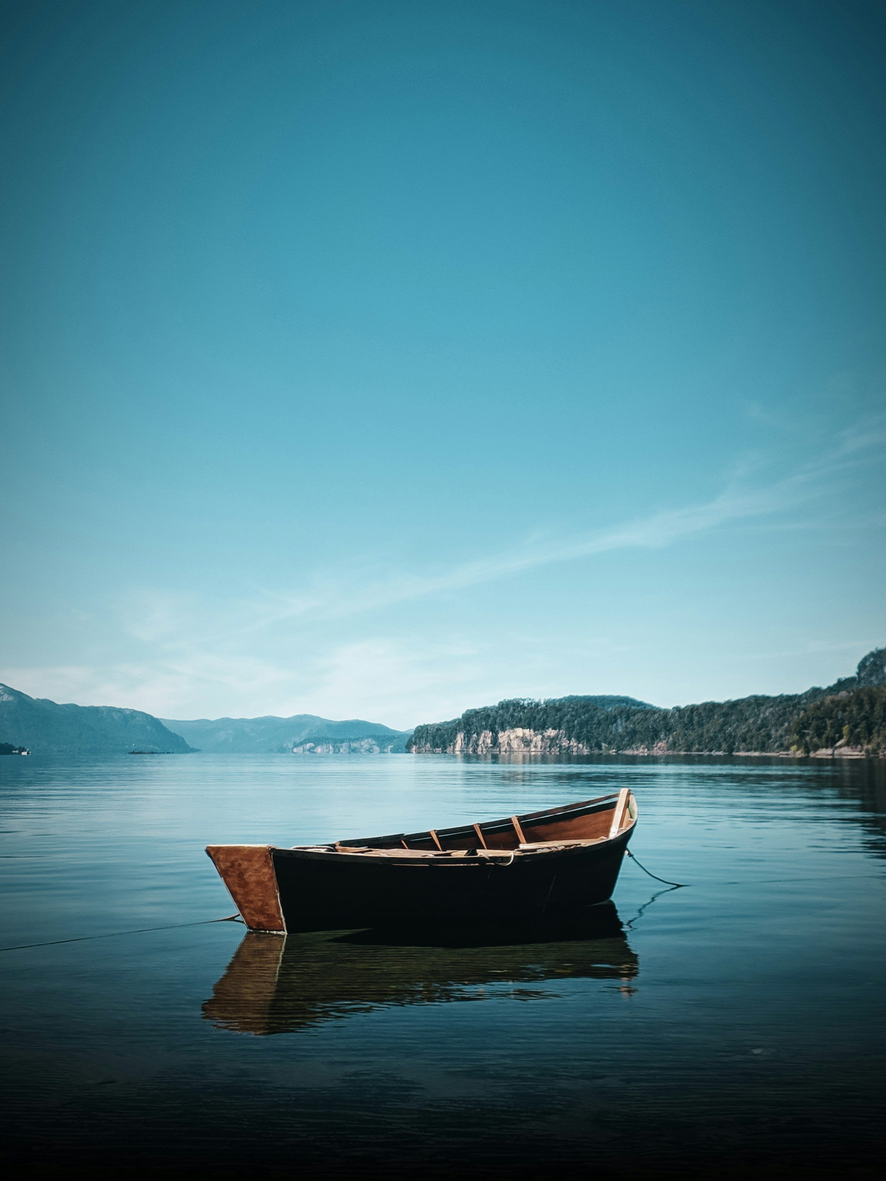 3000x4000 Boat In Lake Picture. Download Free Image