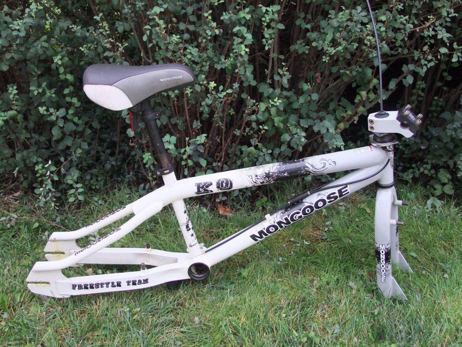 1600x1200 Mongoose Freestyle Team BMX Bicycle Frame W Fork, Stem & Seat 3 8 Dropouts