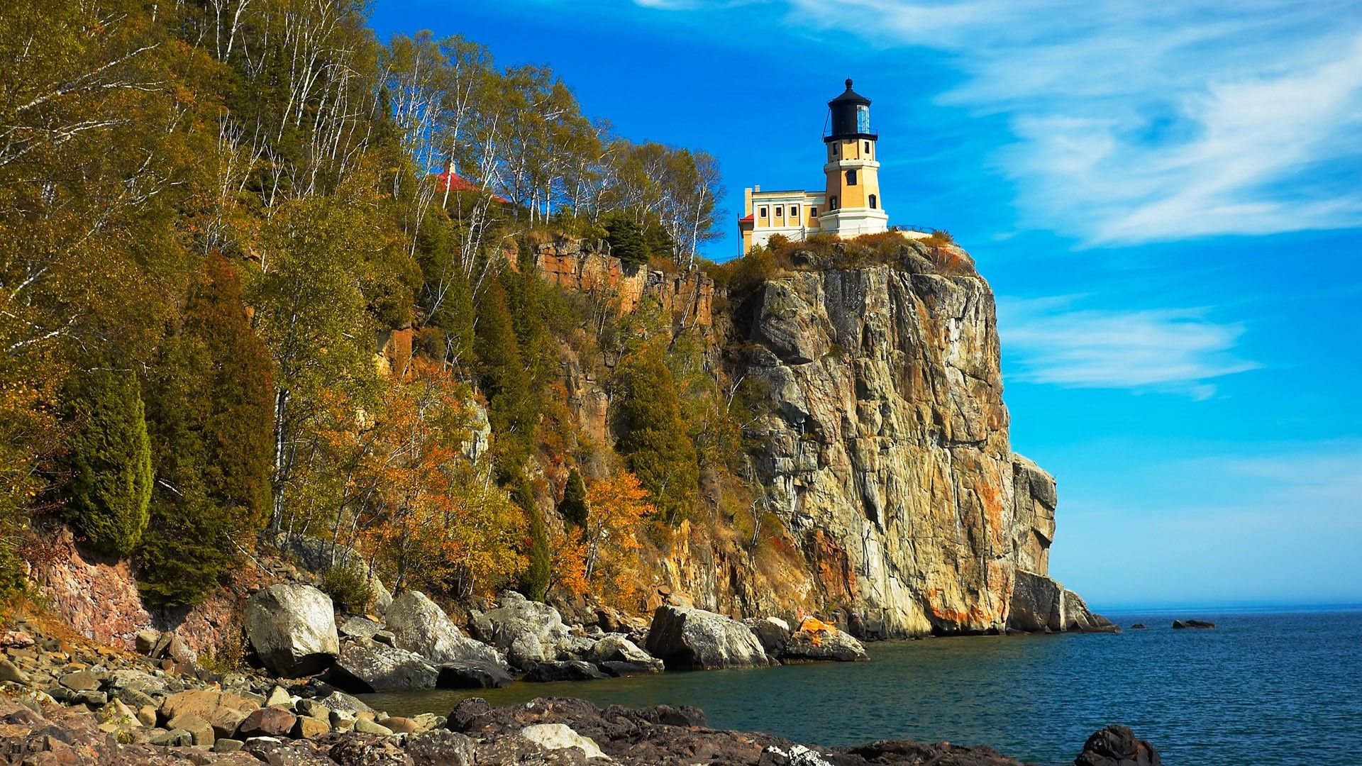 1920x1080 Split Rock Lighthouse on Lake Superior North Shore, Lake County, Minnesota, USA. Windows Spotlight Image