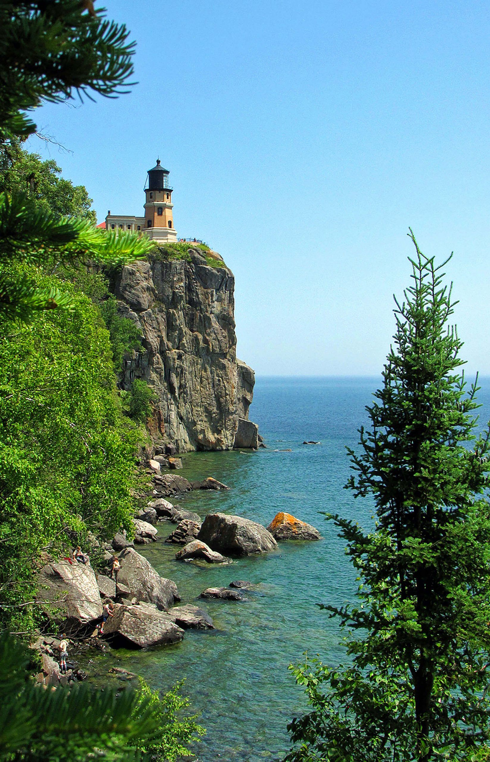 1647x2560 Split Rock Lighthouse Superior Circle Tour