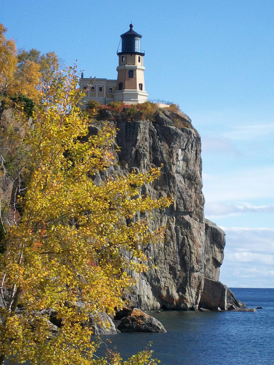 910x1213 Split rock lighthouse 1080P, 2K, 4K, 5K HD wallpaper free download