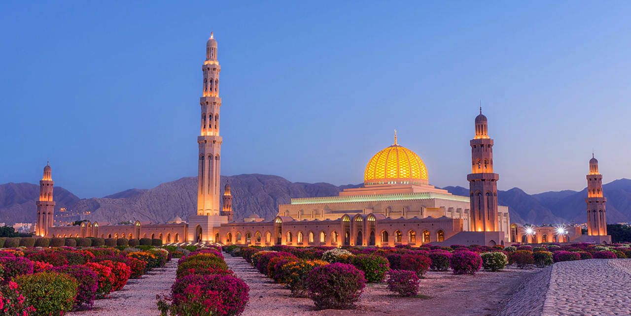 1280x642 Download Sultan Qaboos Grand Masjid Oman Wallpaper