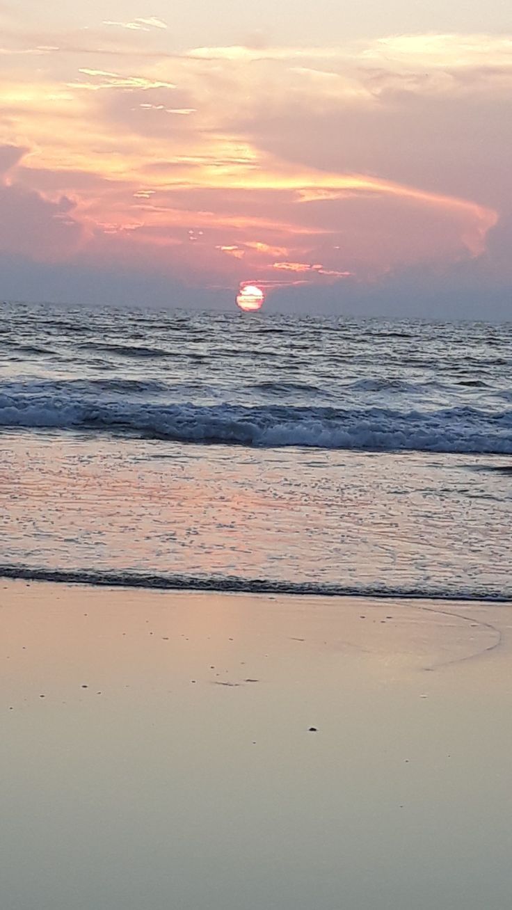 736x1308 Sea side