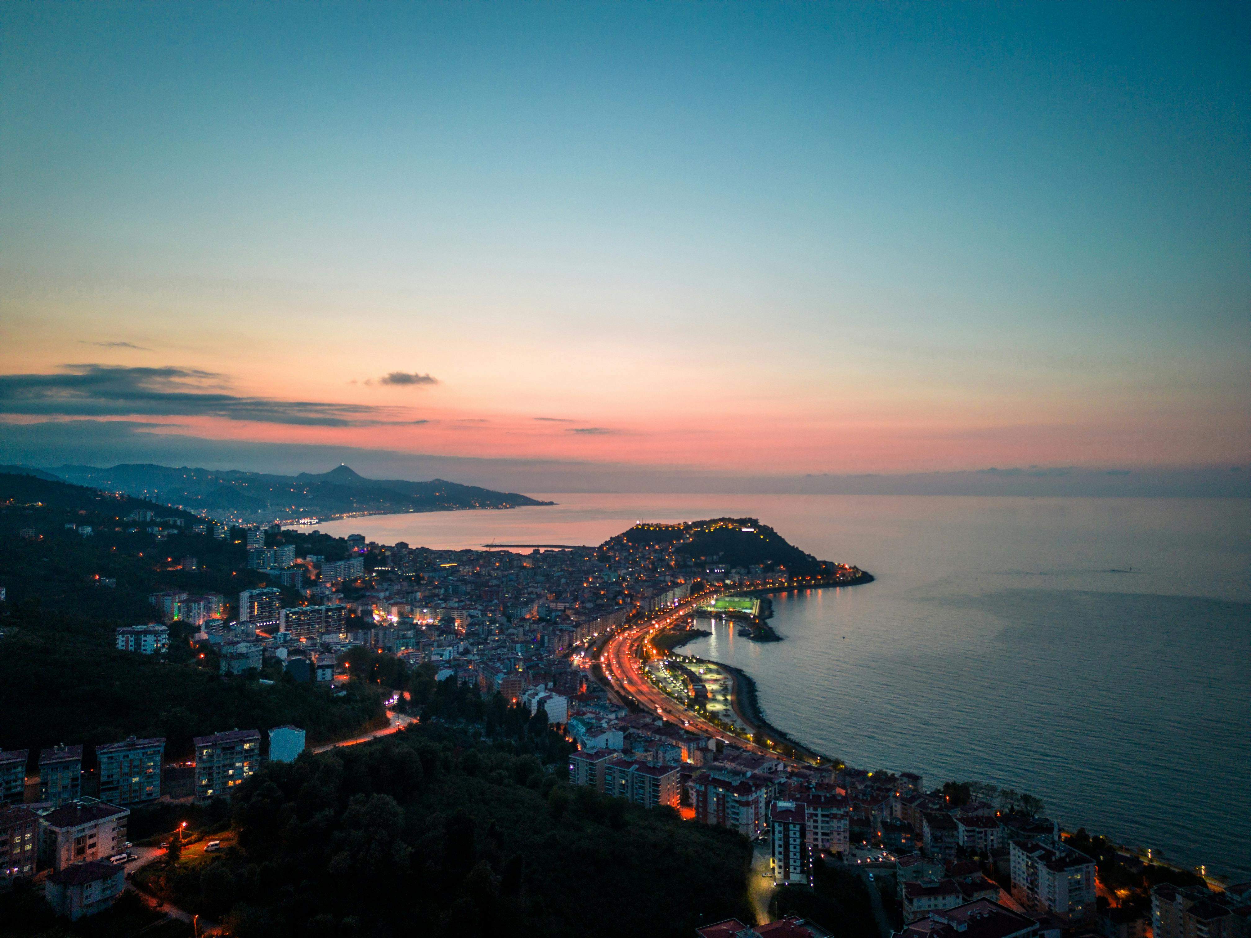 4032x3024 City on Sea Coast at Sunset · Free