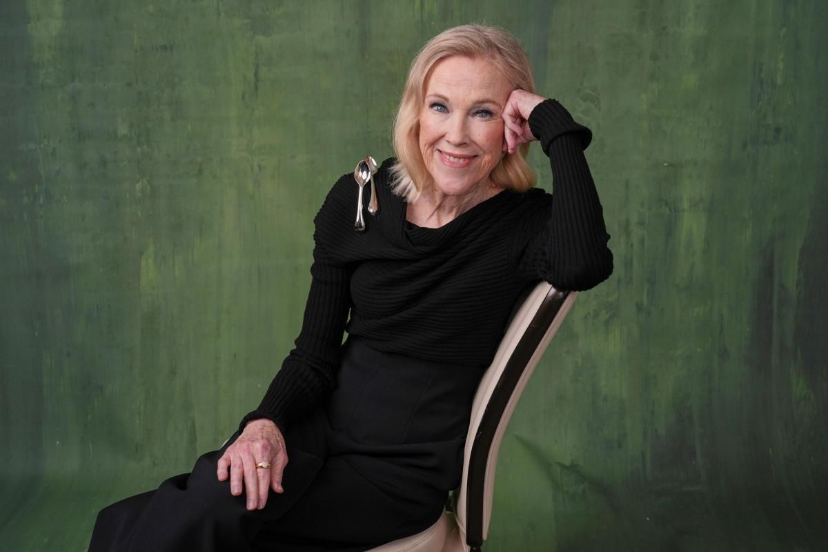 1200x800 Catherine O'Hara, Emmy Winning Schitt's Creek And Home Alone Star, Dies At 71. Free Press Series