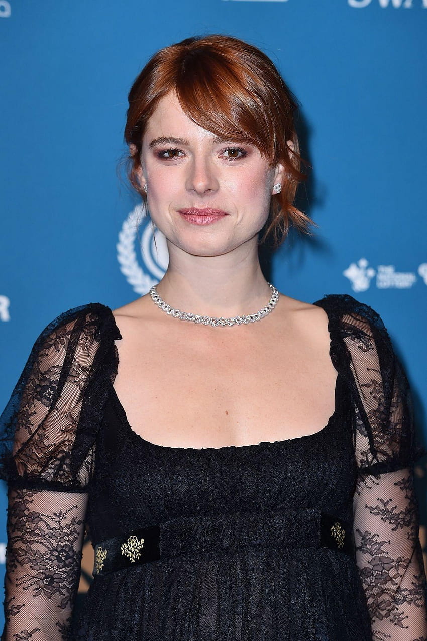 850x1276 Jessie Buckley